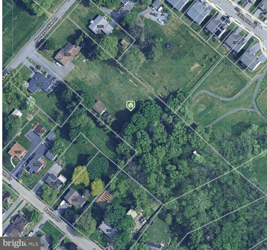 2460 Honeysuckle Ln photo 3