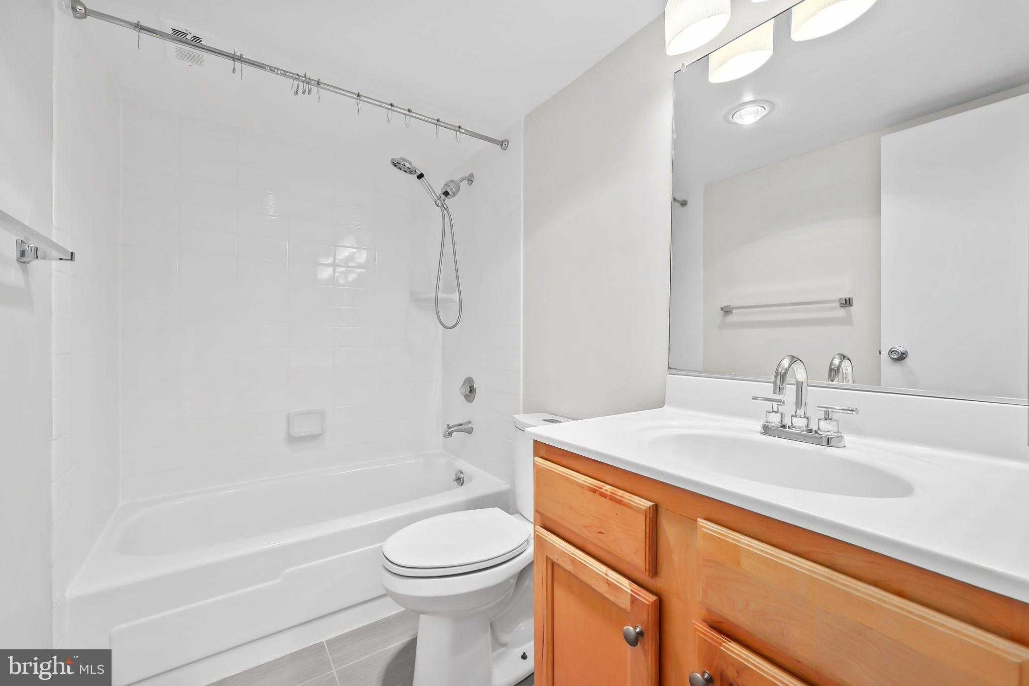 4500 S Four Mile Run Dr Apt 413 photo 16