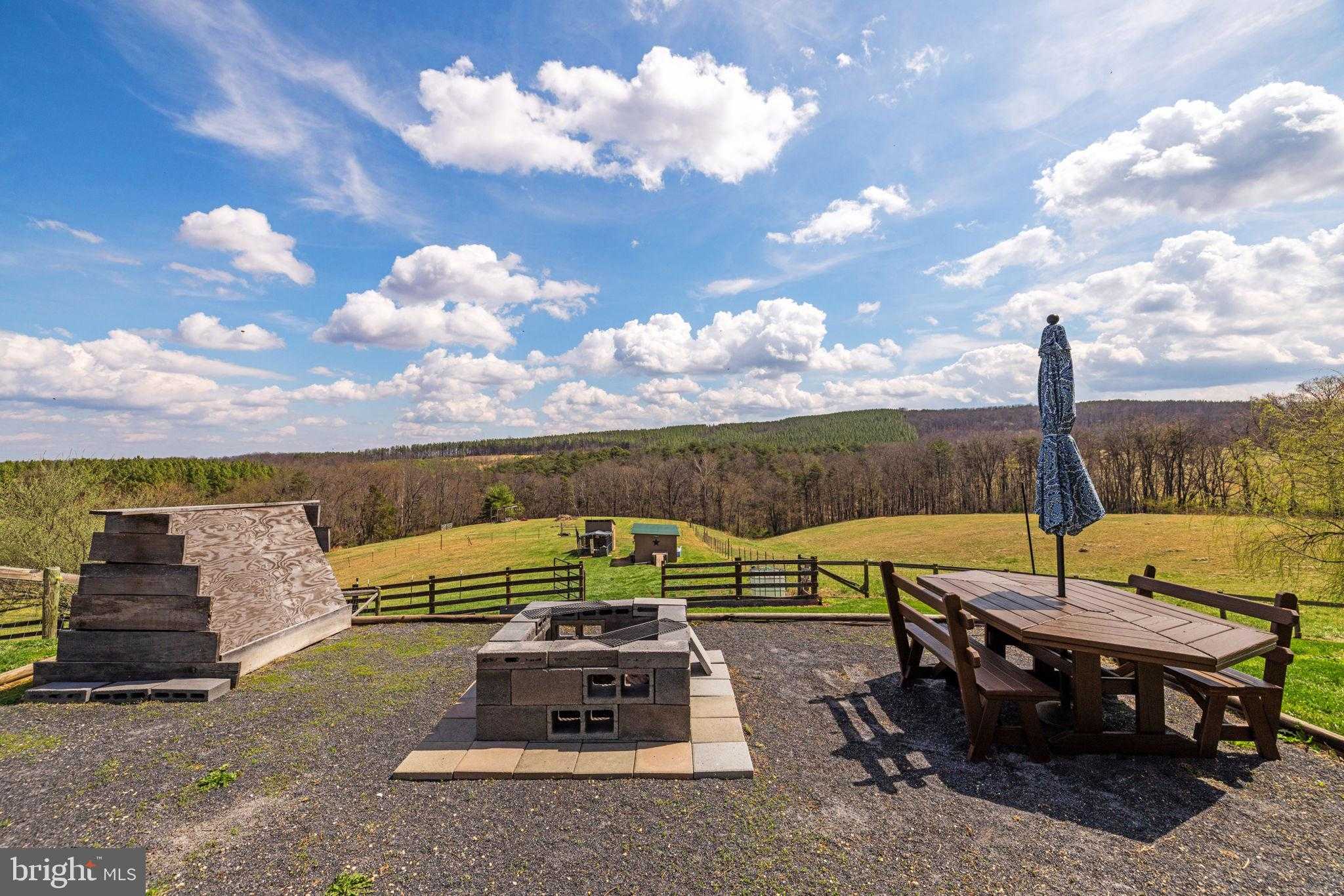 740 Whitacre Rd photo 76