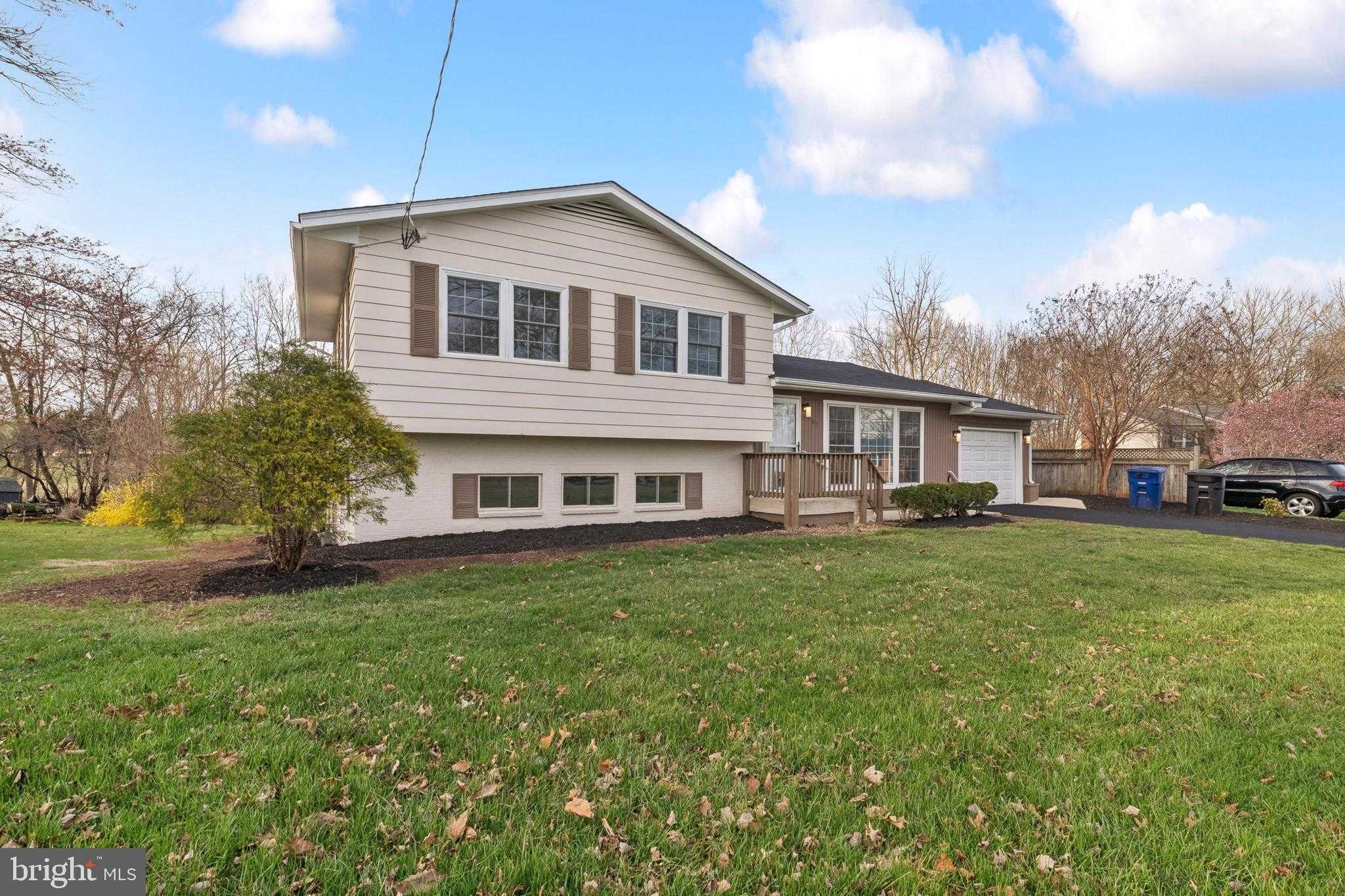 905 Tuscarora Dr SW photo 2