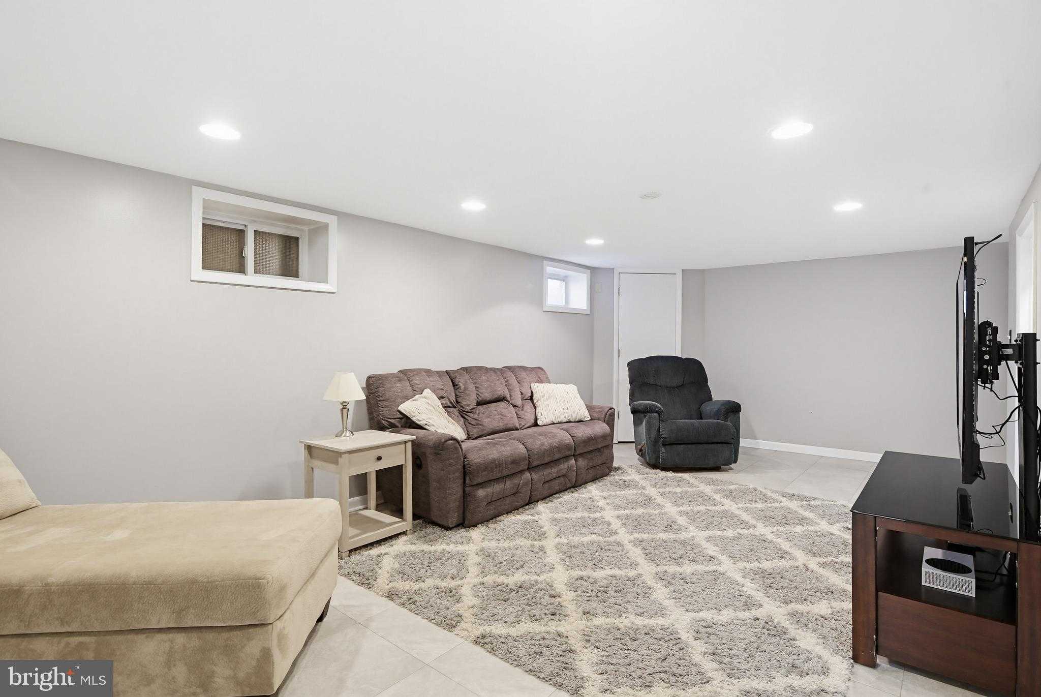 620 Lee Way photo 22