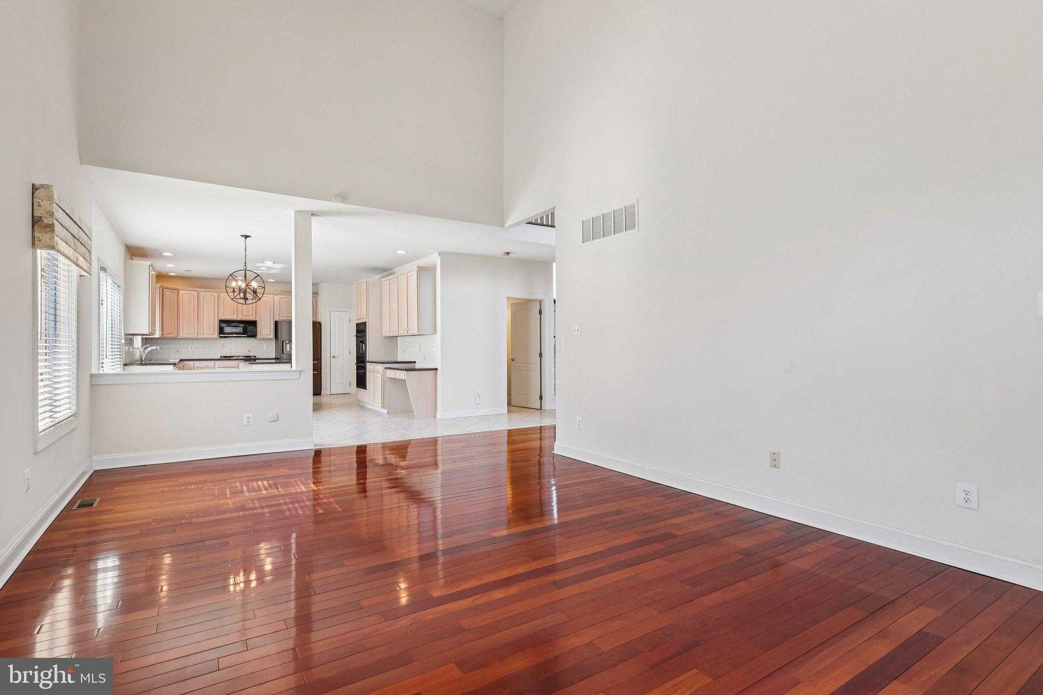 663 Augusta CT photo 15