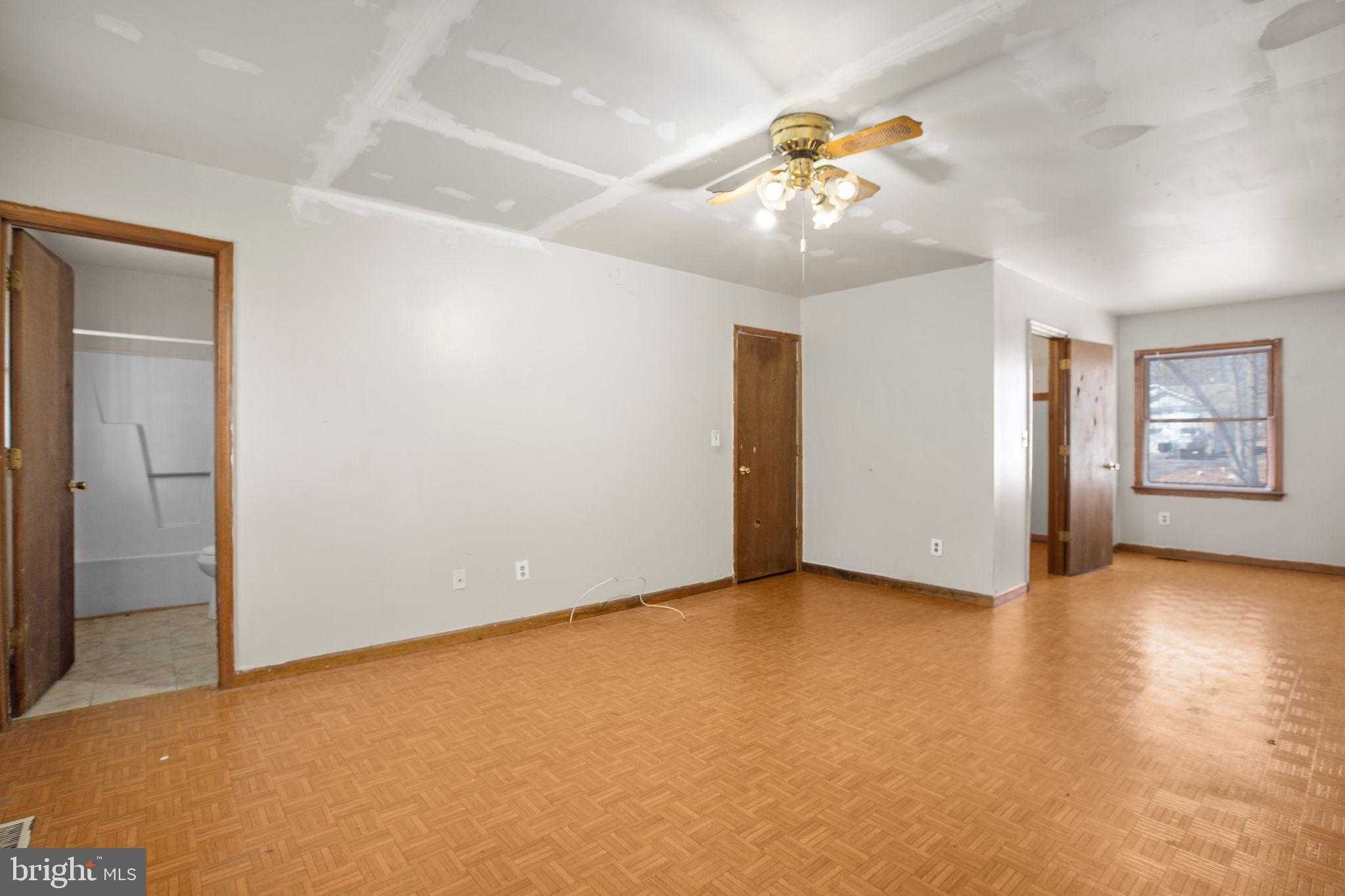 1105 Lakeview Pkwy photo 12