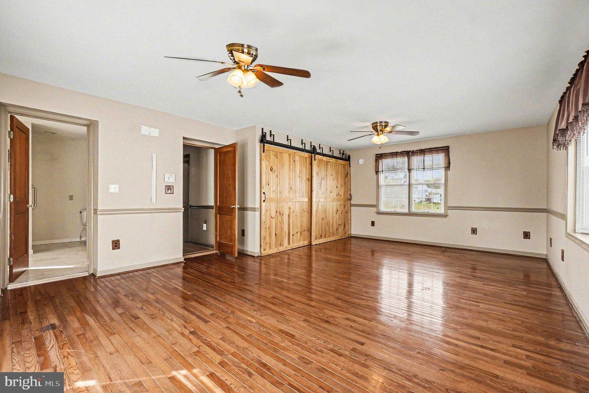 101 Lincoln Ave photo 23