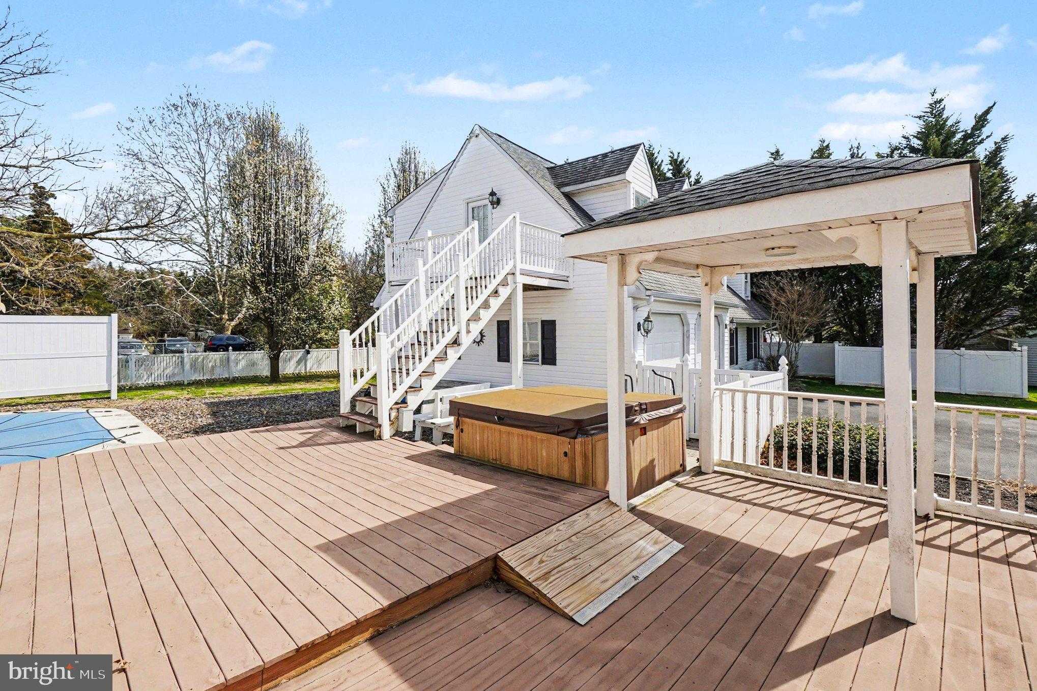 101 Lincoln Ave photo 69