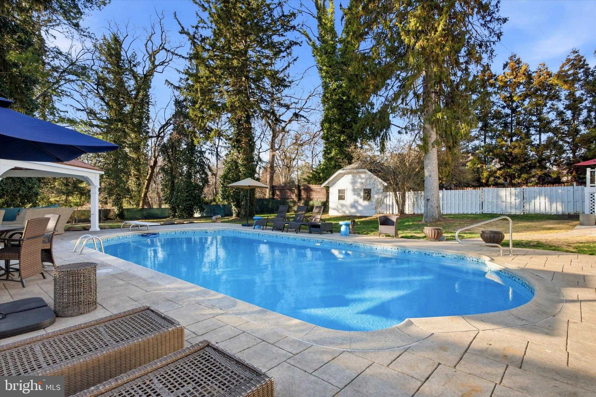 305 Wister Rd photo 50