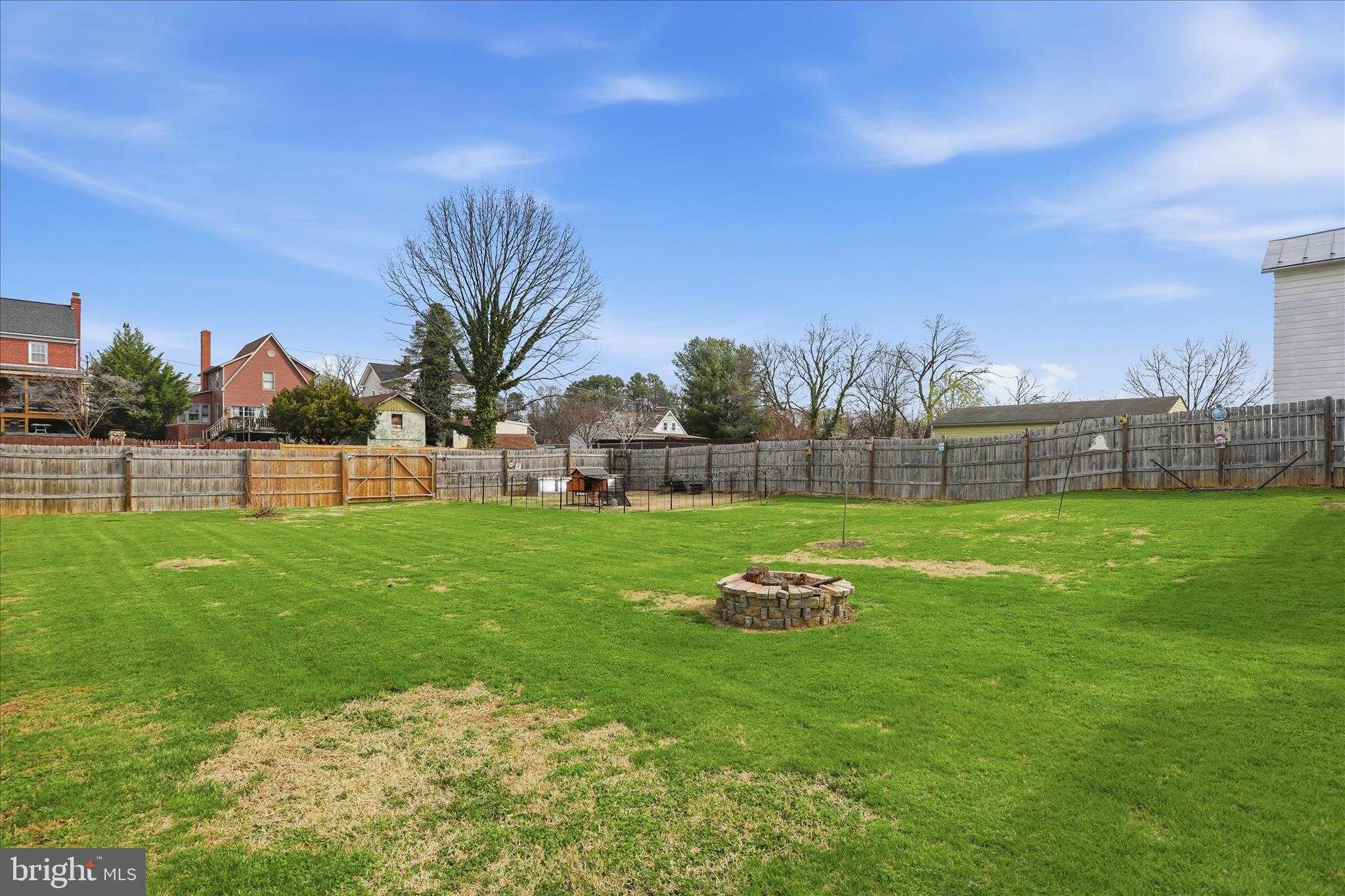 27 W 12th St photo 33