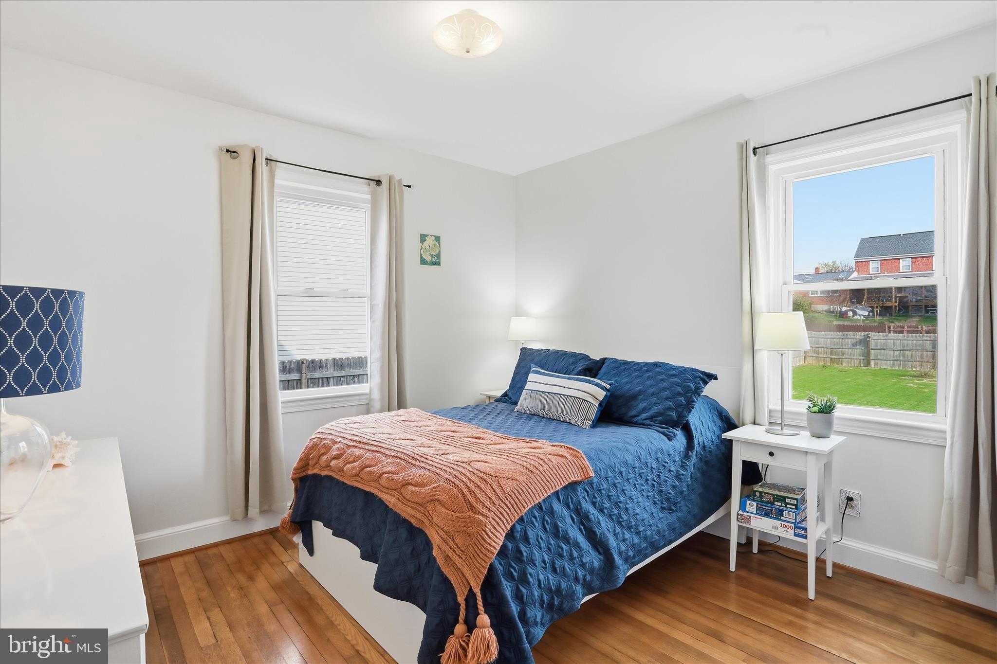 27 W 12th St photo 7