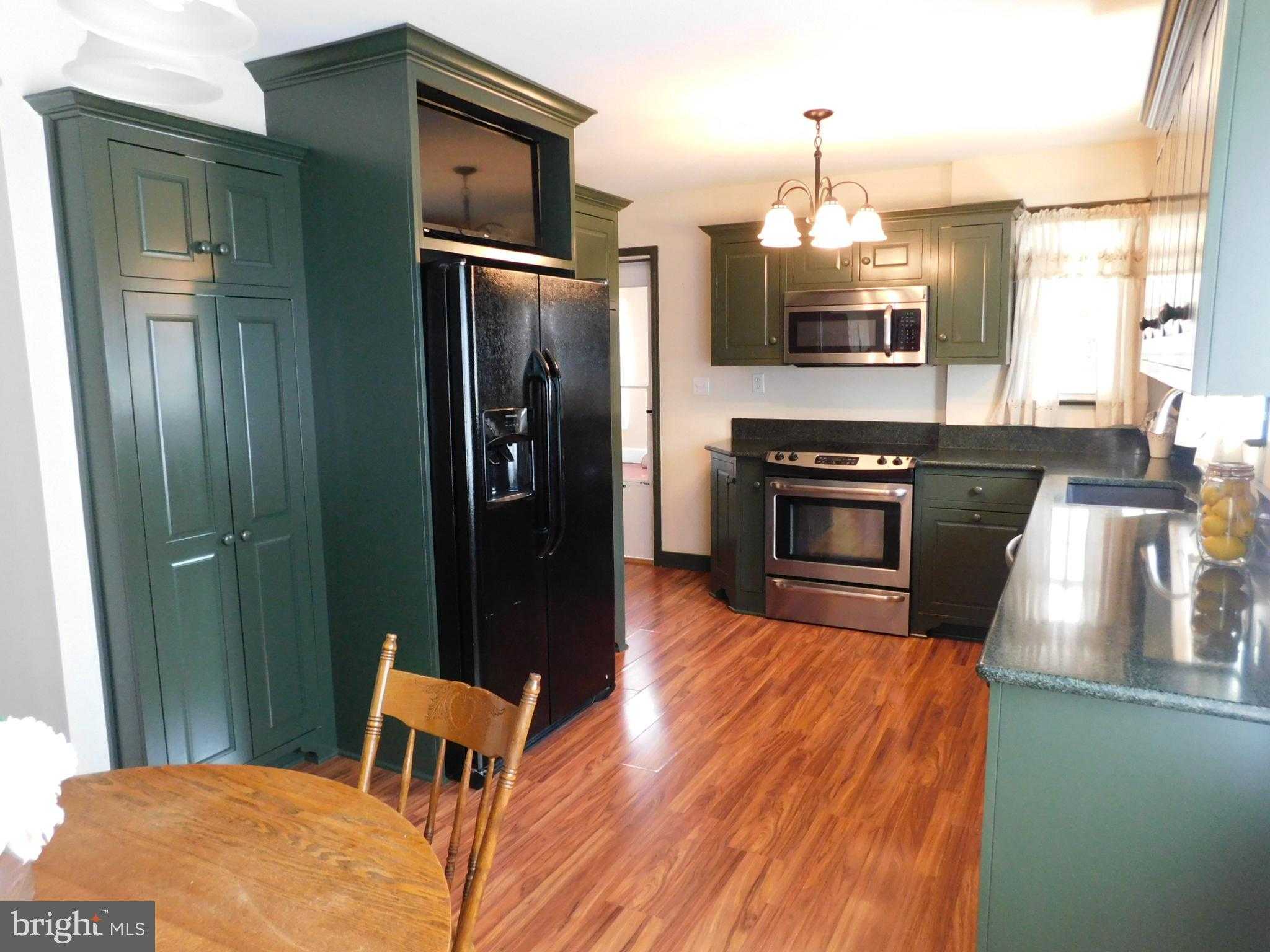 15253 Ressler Ln photo 4