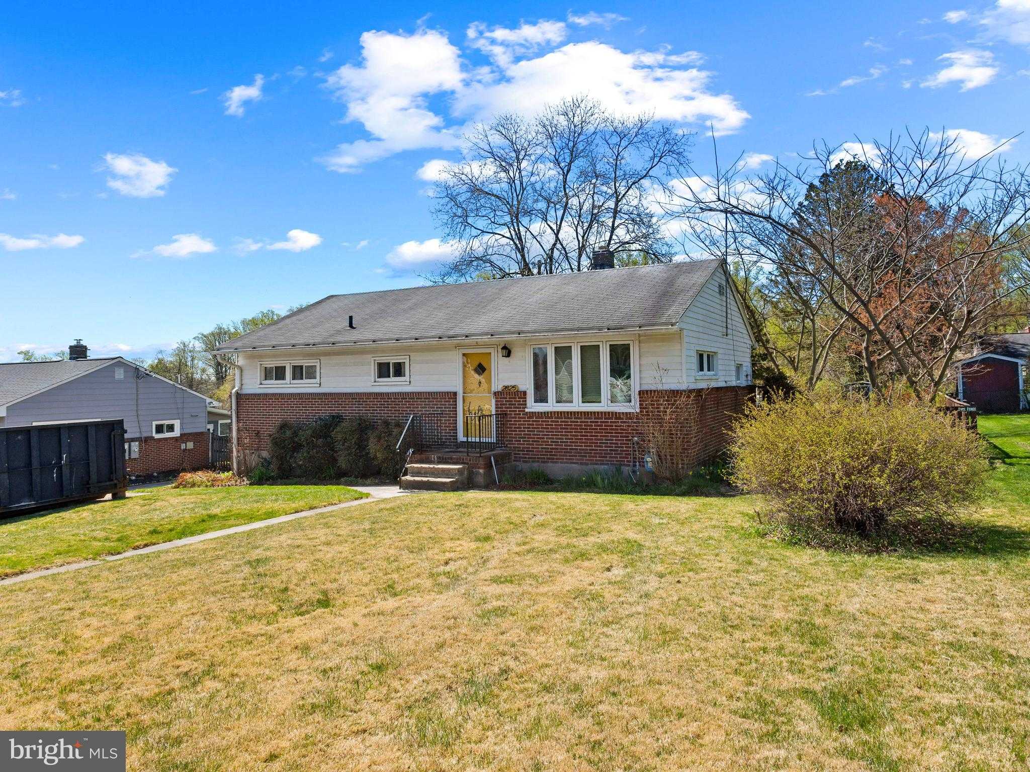 2825 Erie Ave photo 2