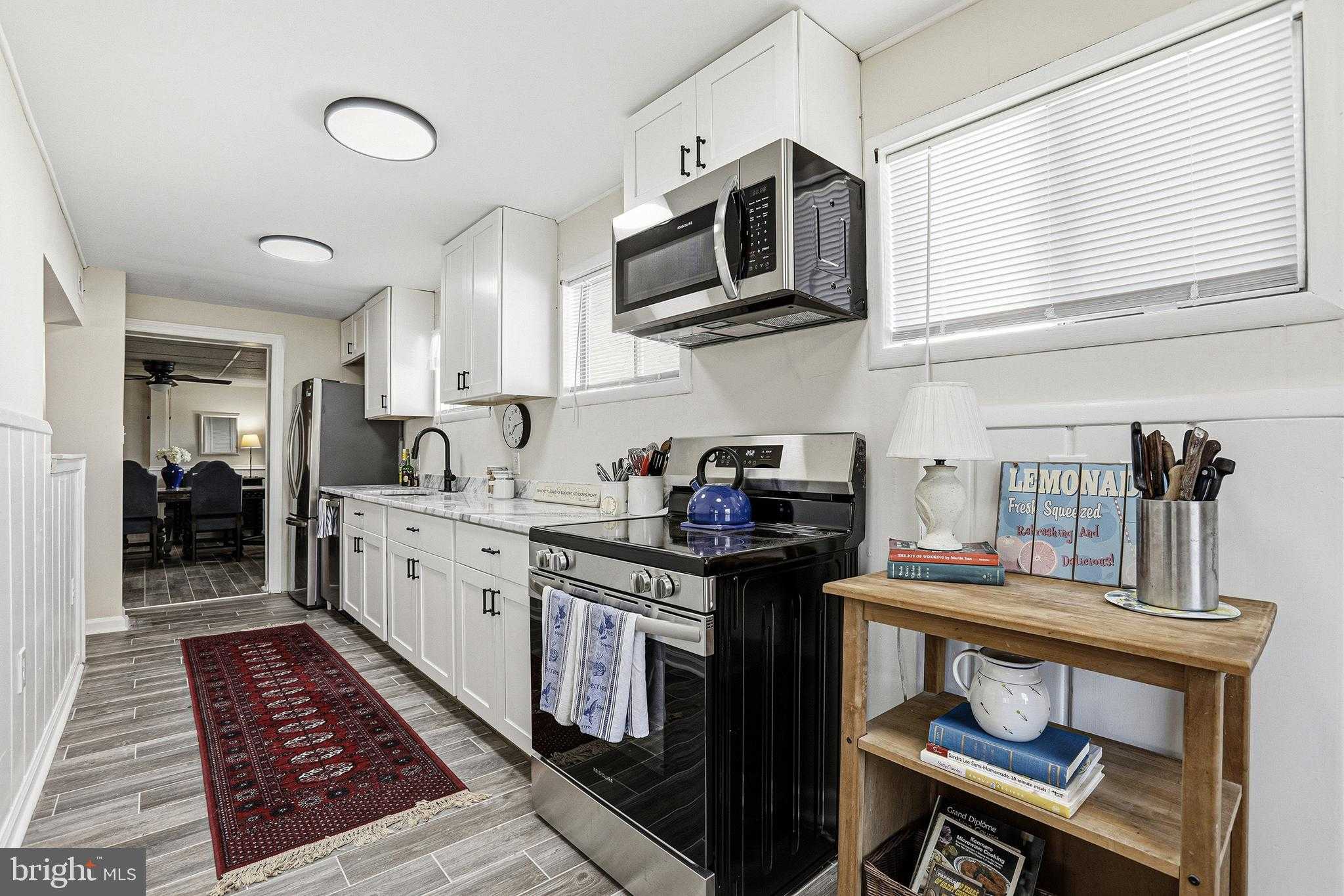 31 Bancroft Ave photo 14