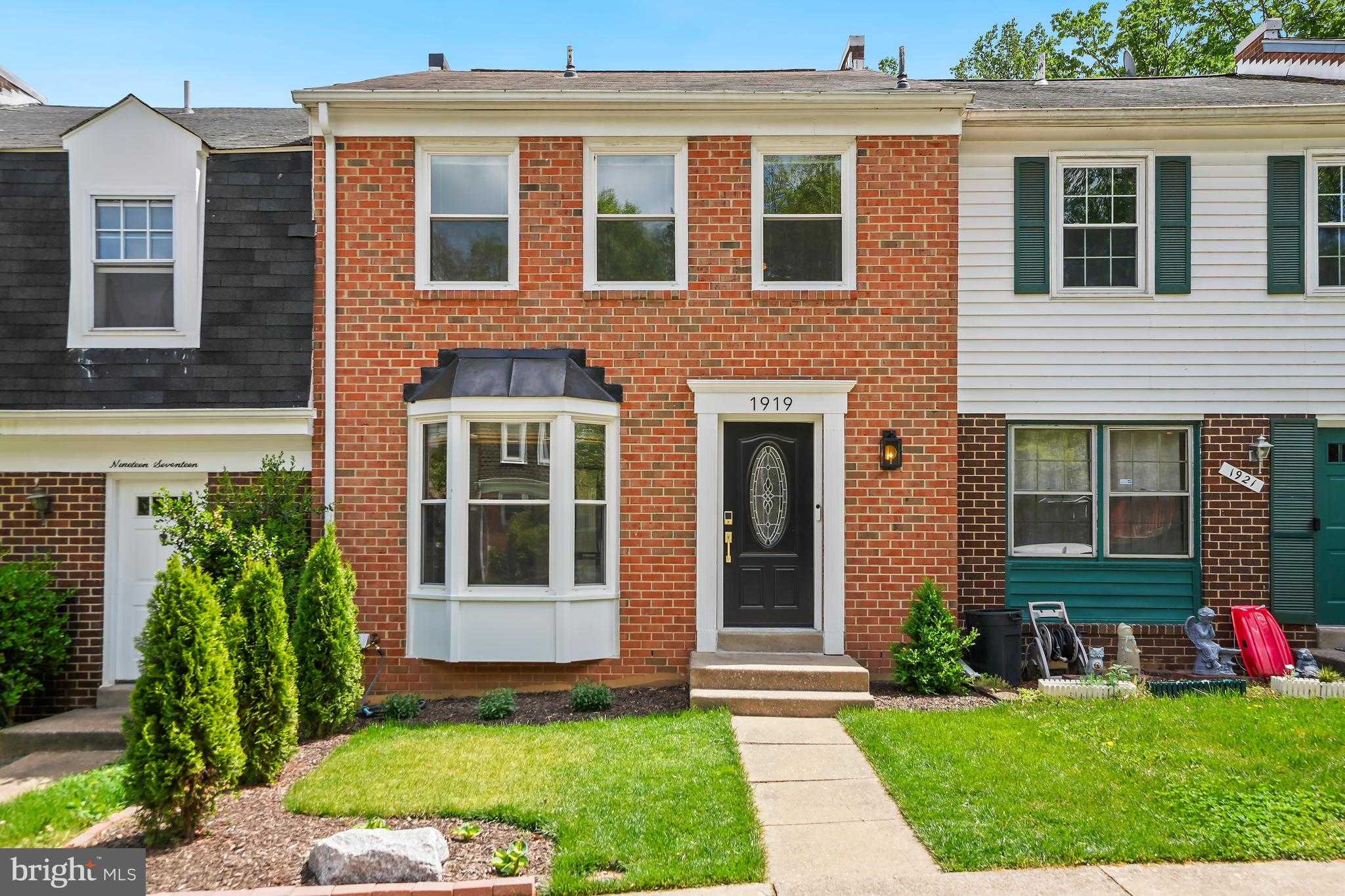 1919 Mariner Ln photo 2