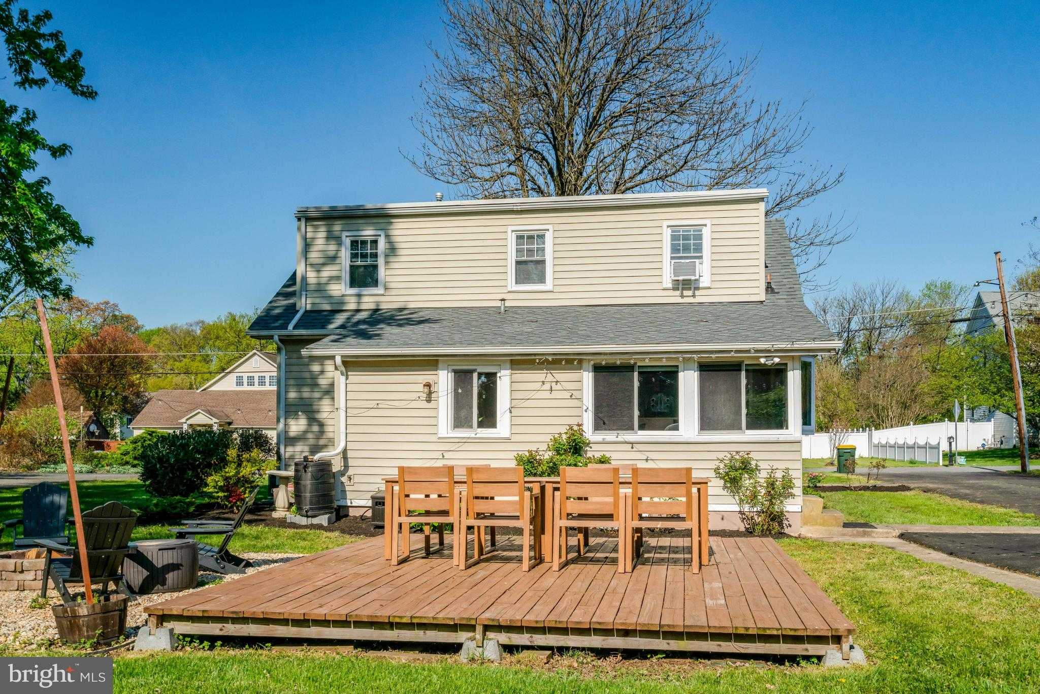 4913 Grafton St photo 46