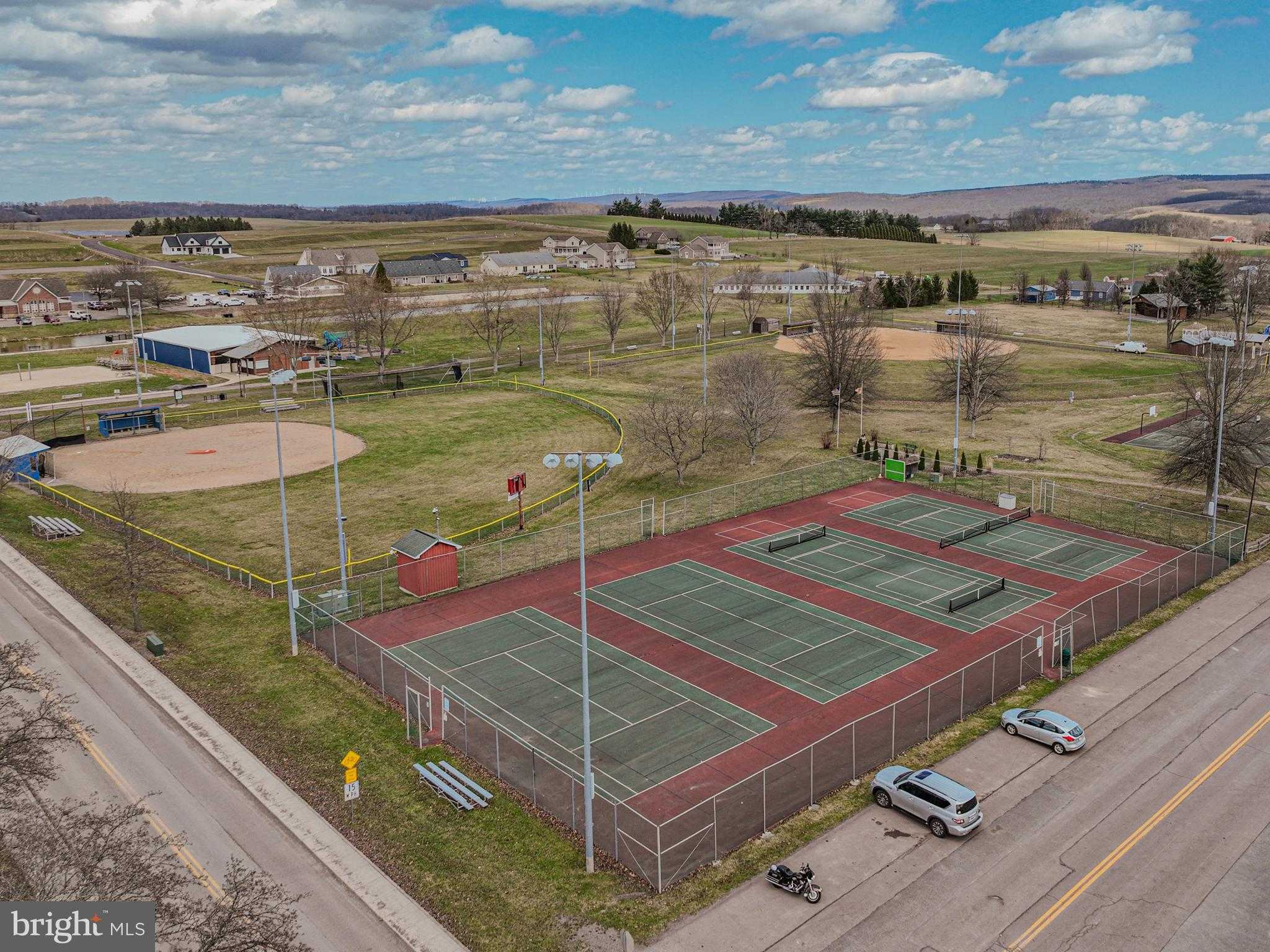 20 Walnut St photo 13