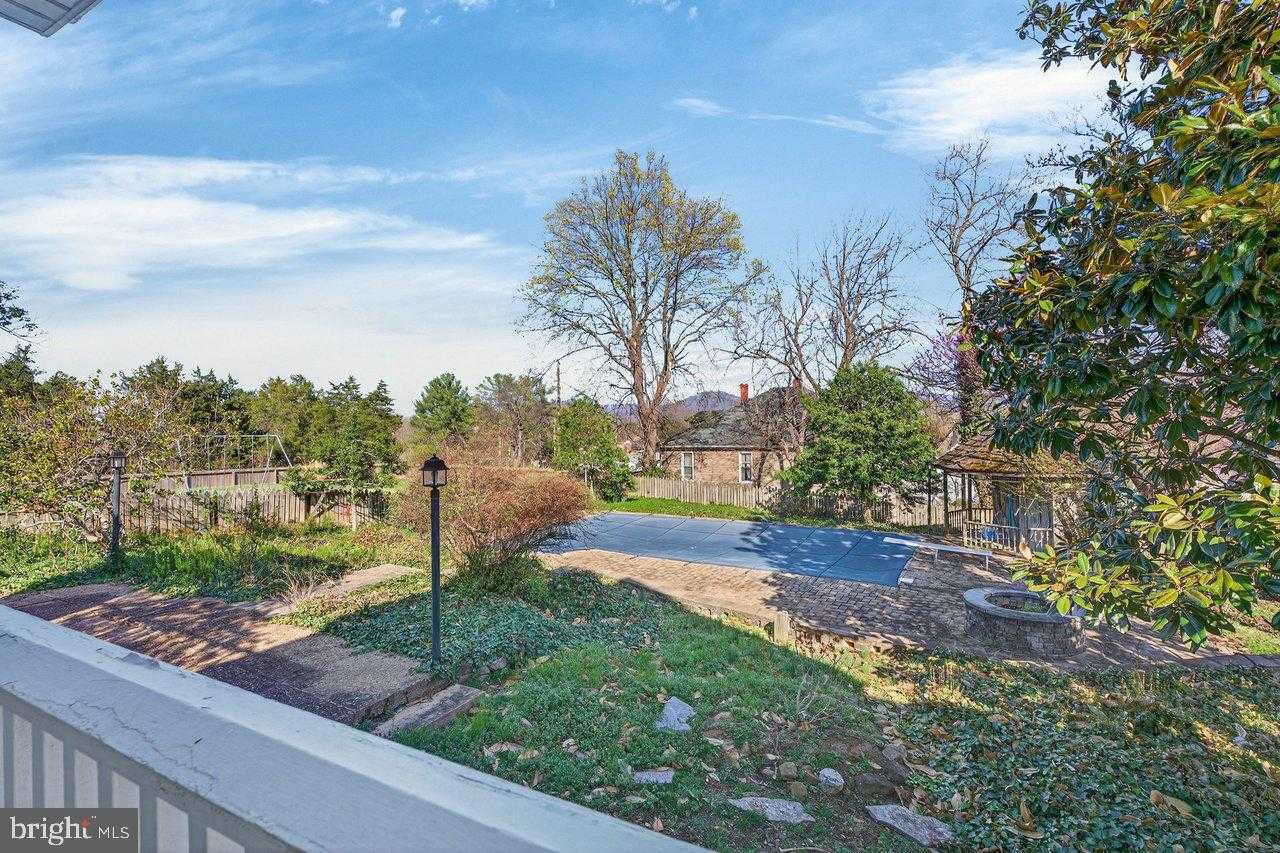 422 Mechanic St photo 55