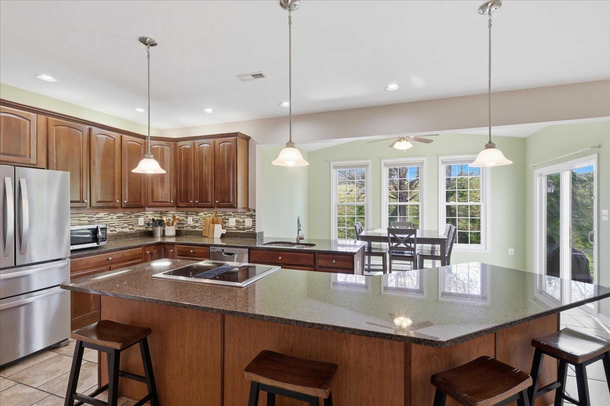 305 TIGER WAY photo 3