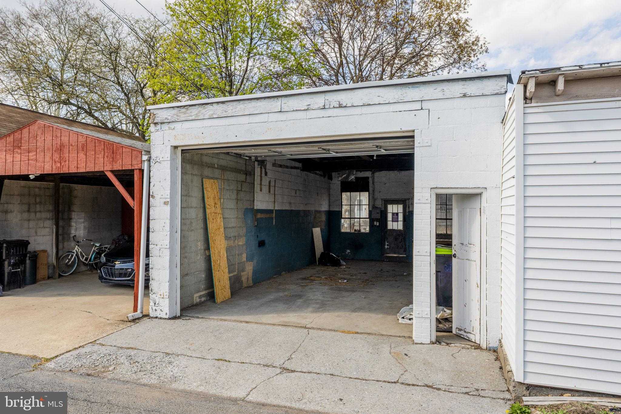 340 E Guilford St photo 36