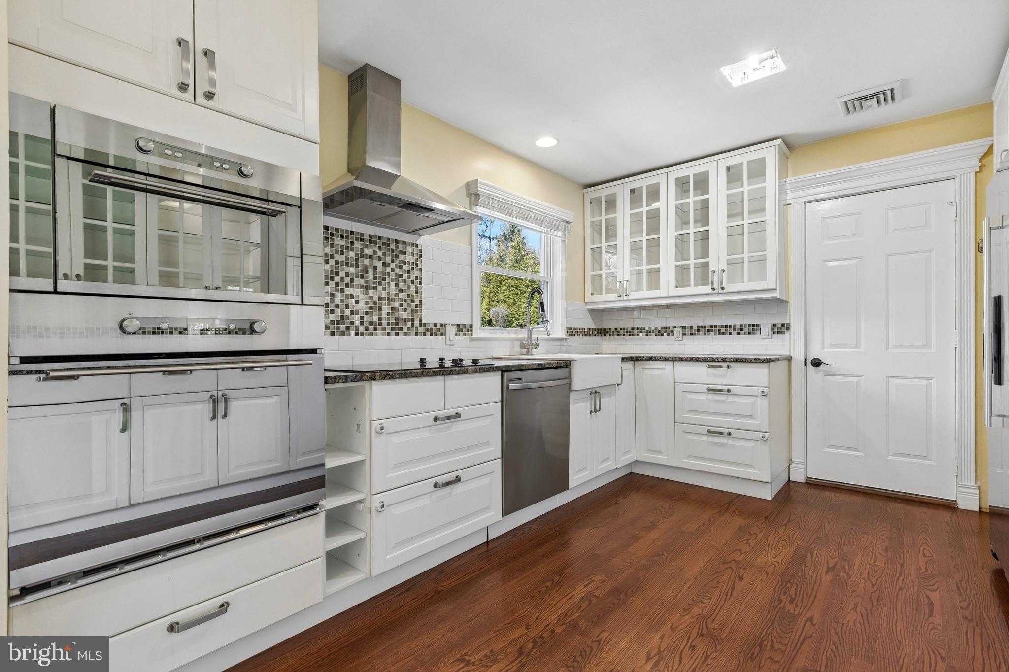 835 N Trooper Rd photo 15