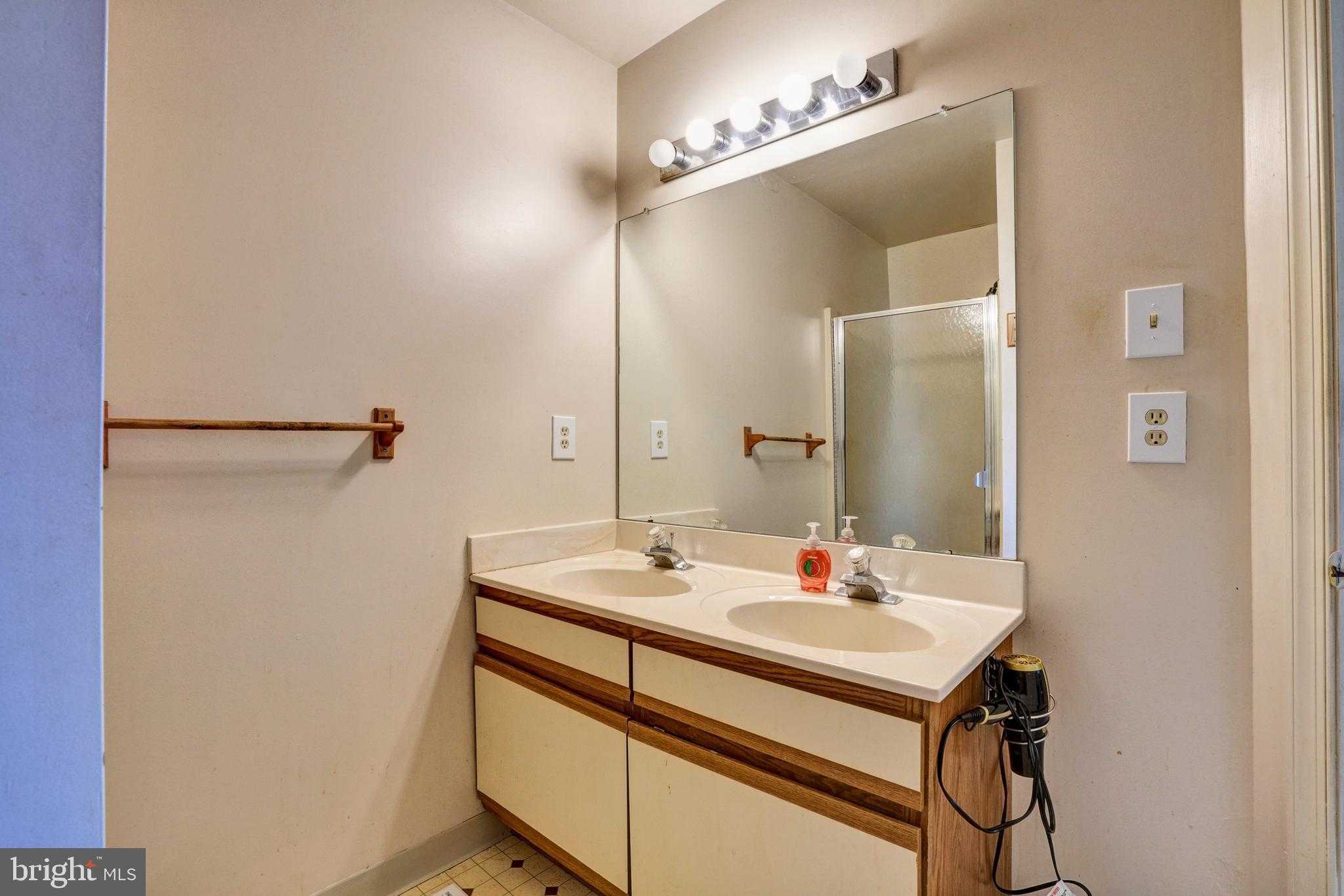 315 Jenville CT photo 23