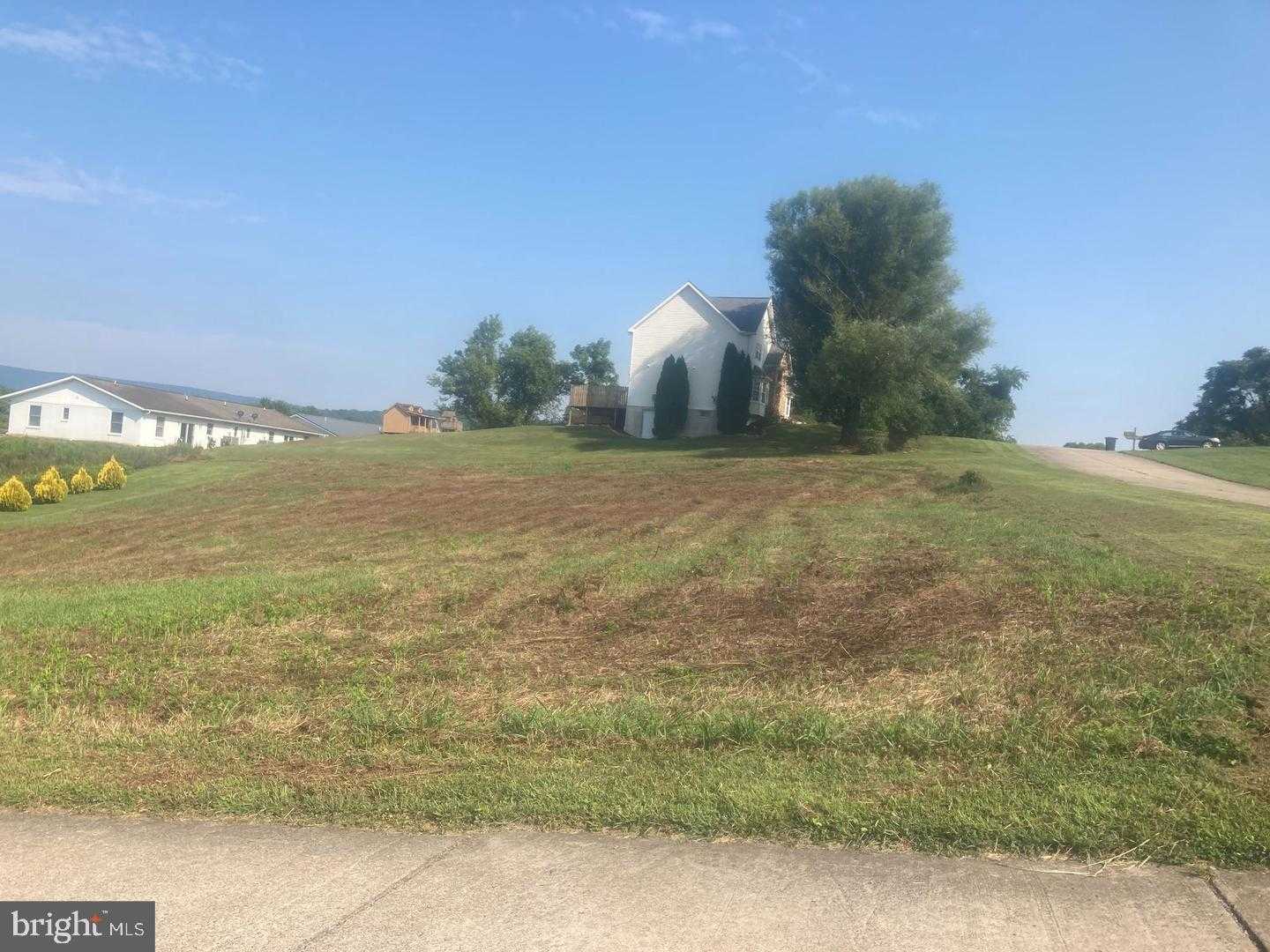 53 Hill Crest Dr photo 2