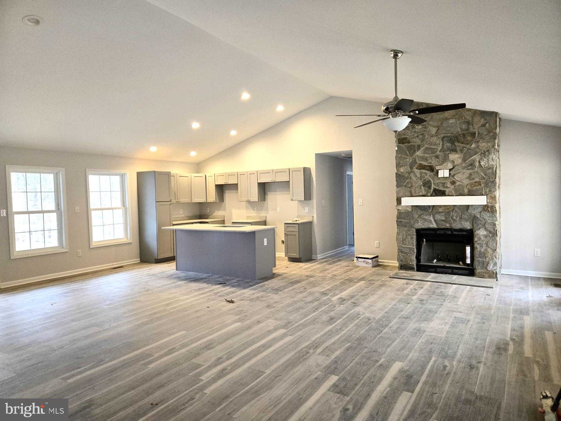 242 Howellsville Rd photo 3