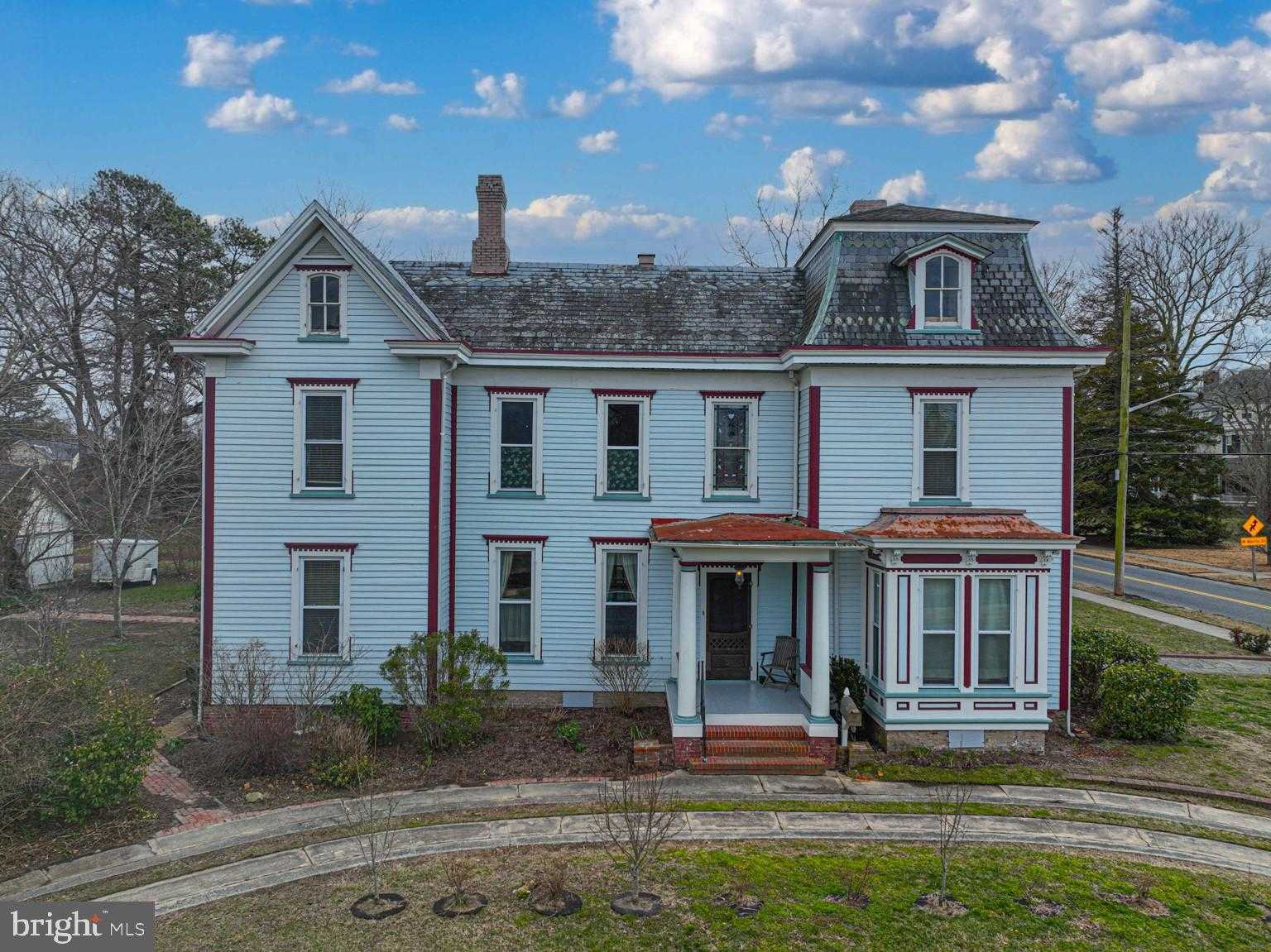 101 S Church St photo 103