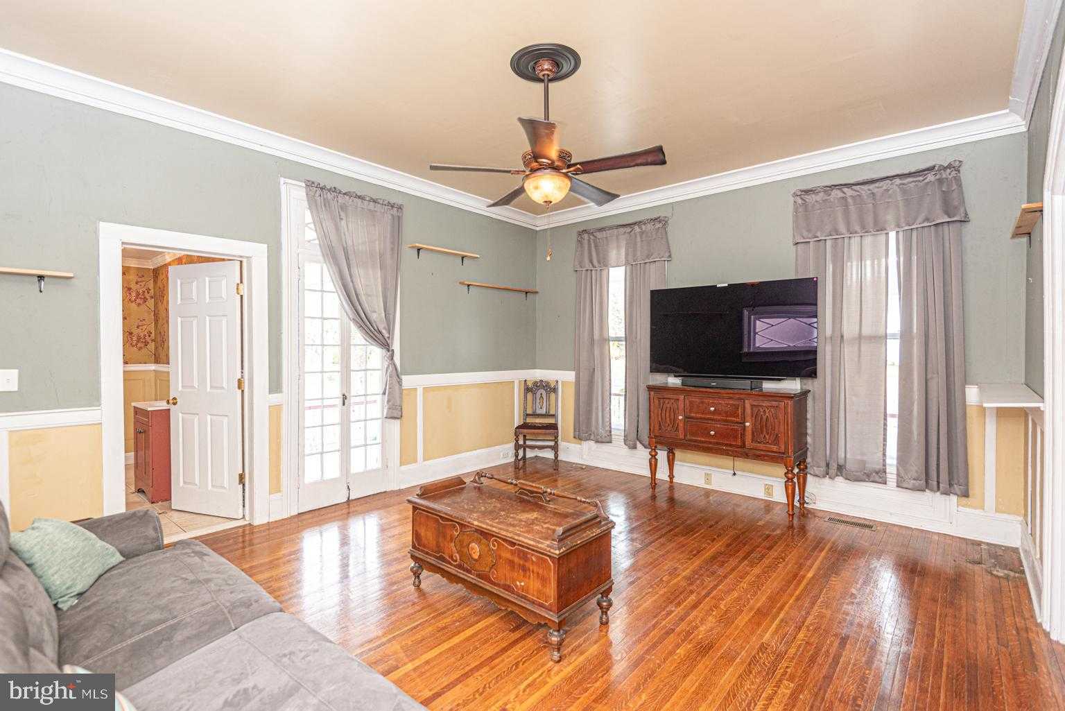 101 S Church St photo 22