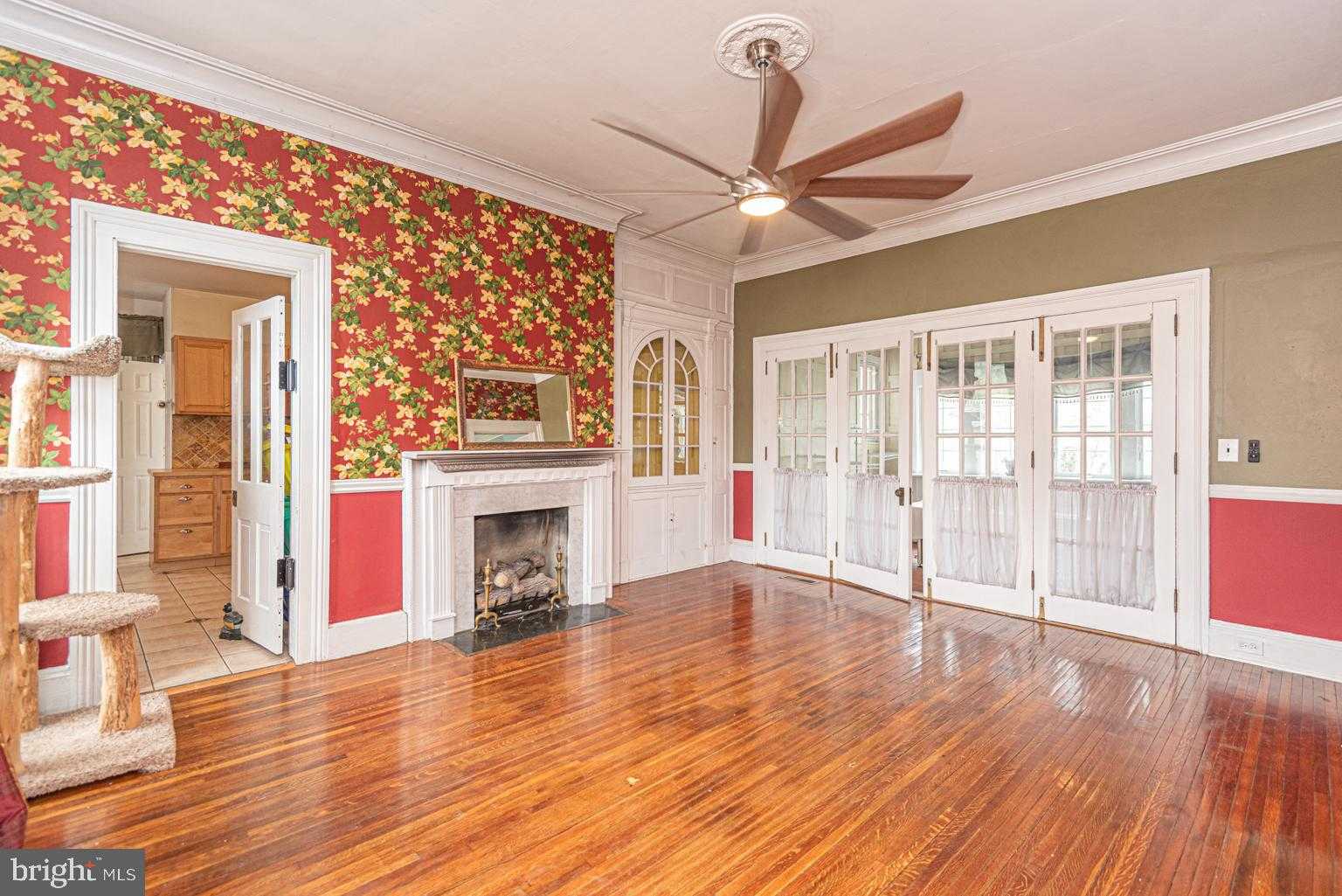 101 S Church St photo 32