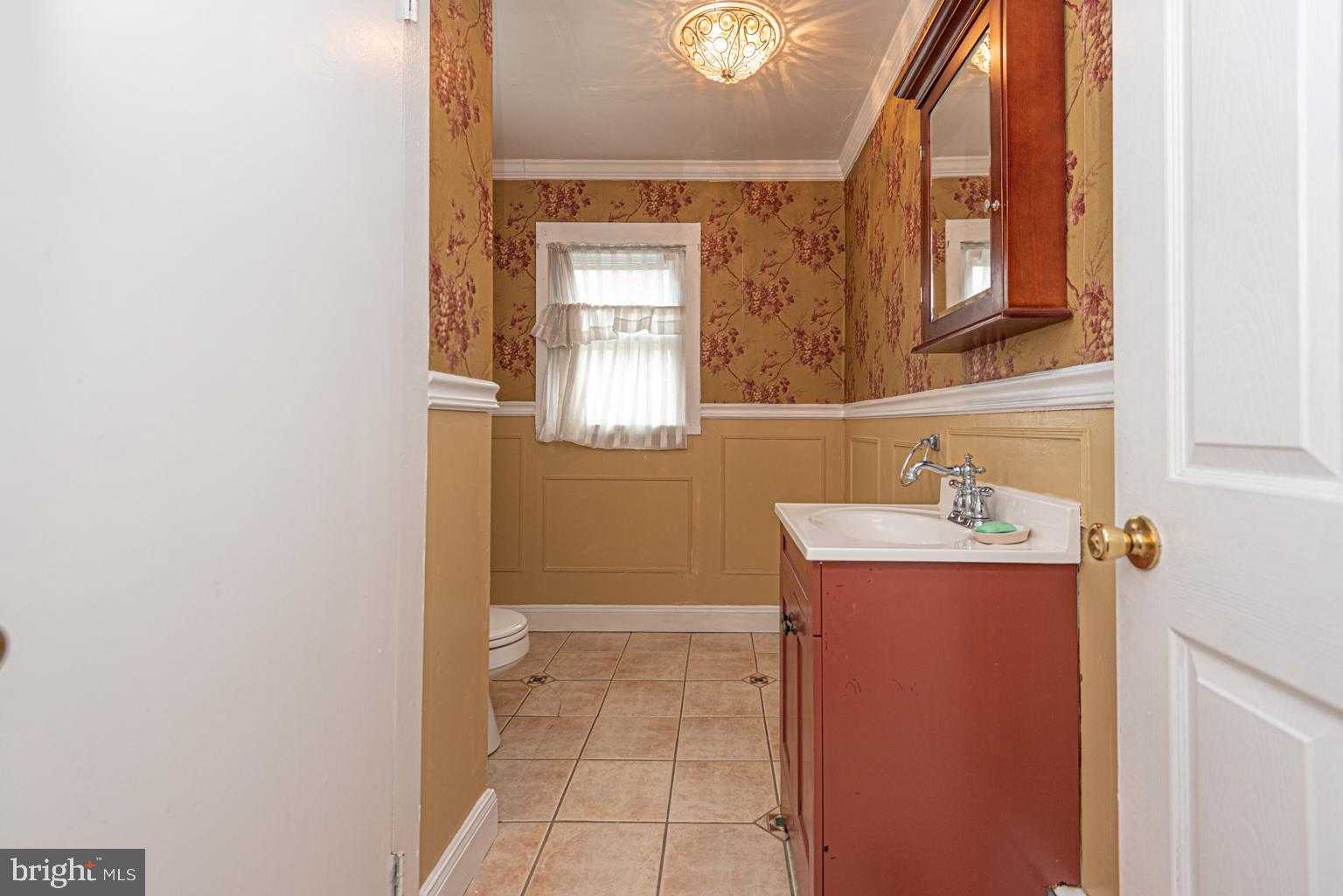 101 S Church St photo 44