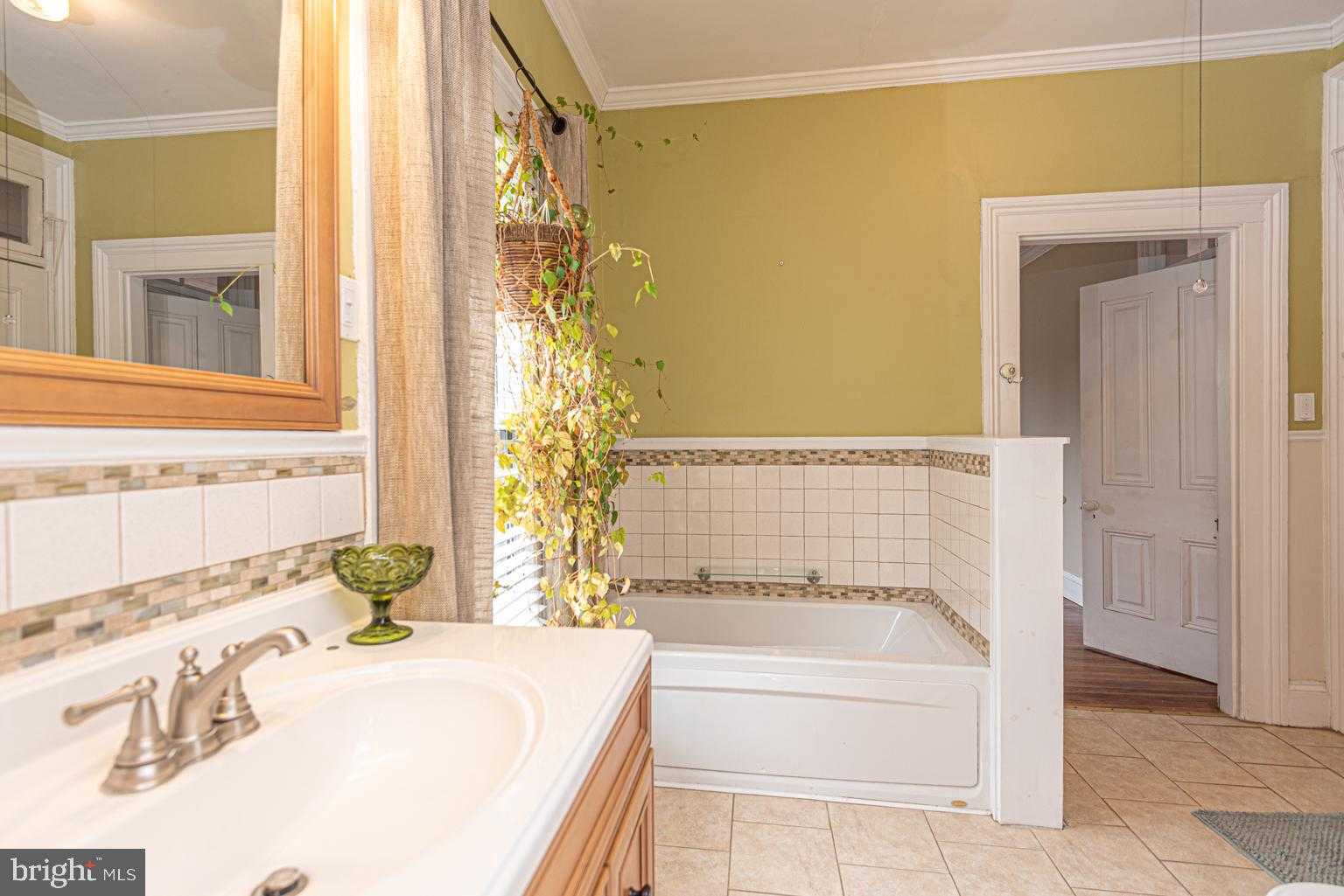 101 S Church St photo 68