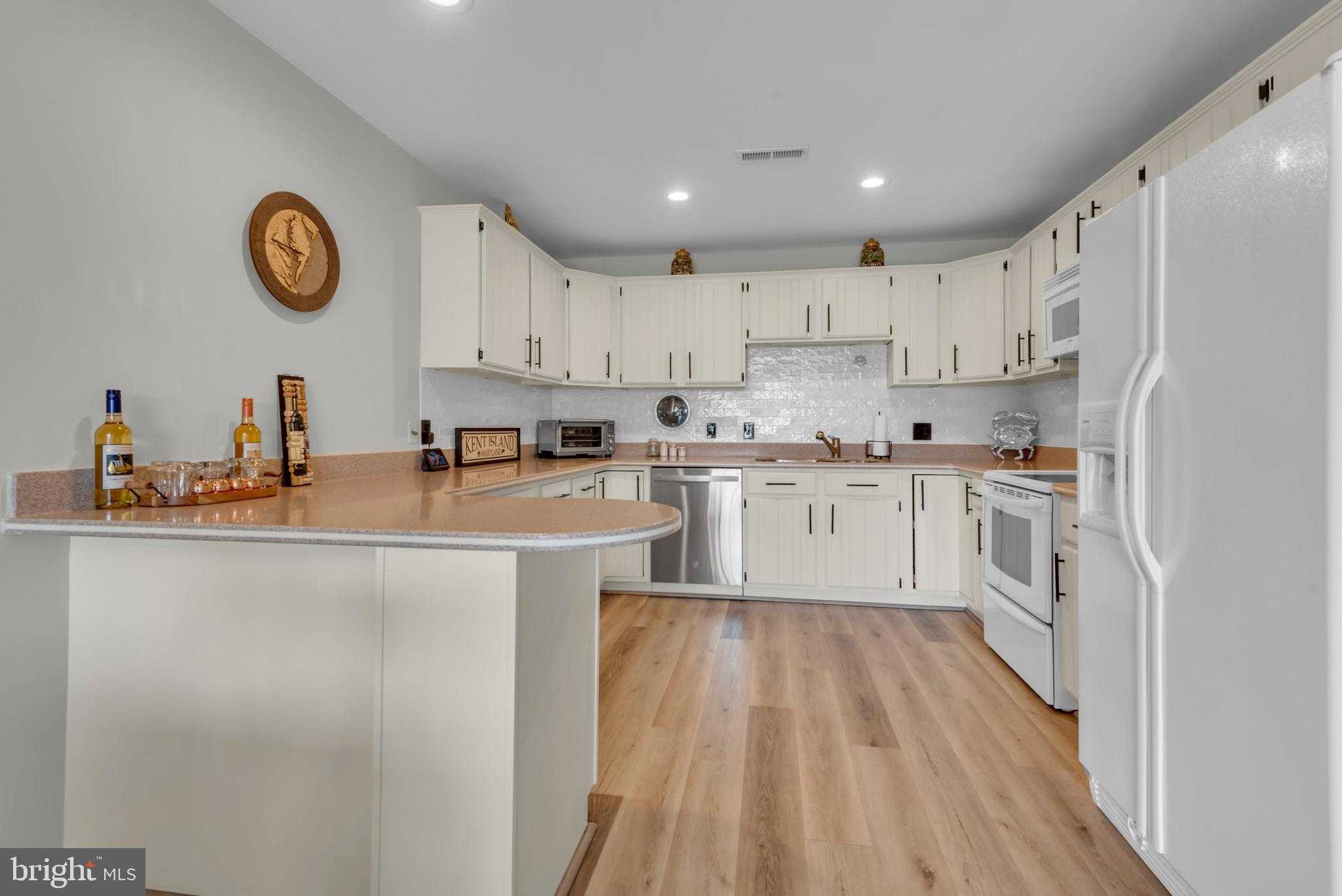 114 Bayview photo 15