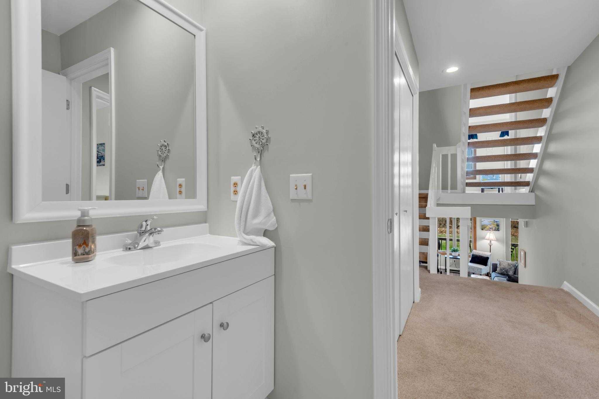 114 Bayview photo 22