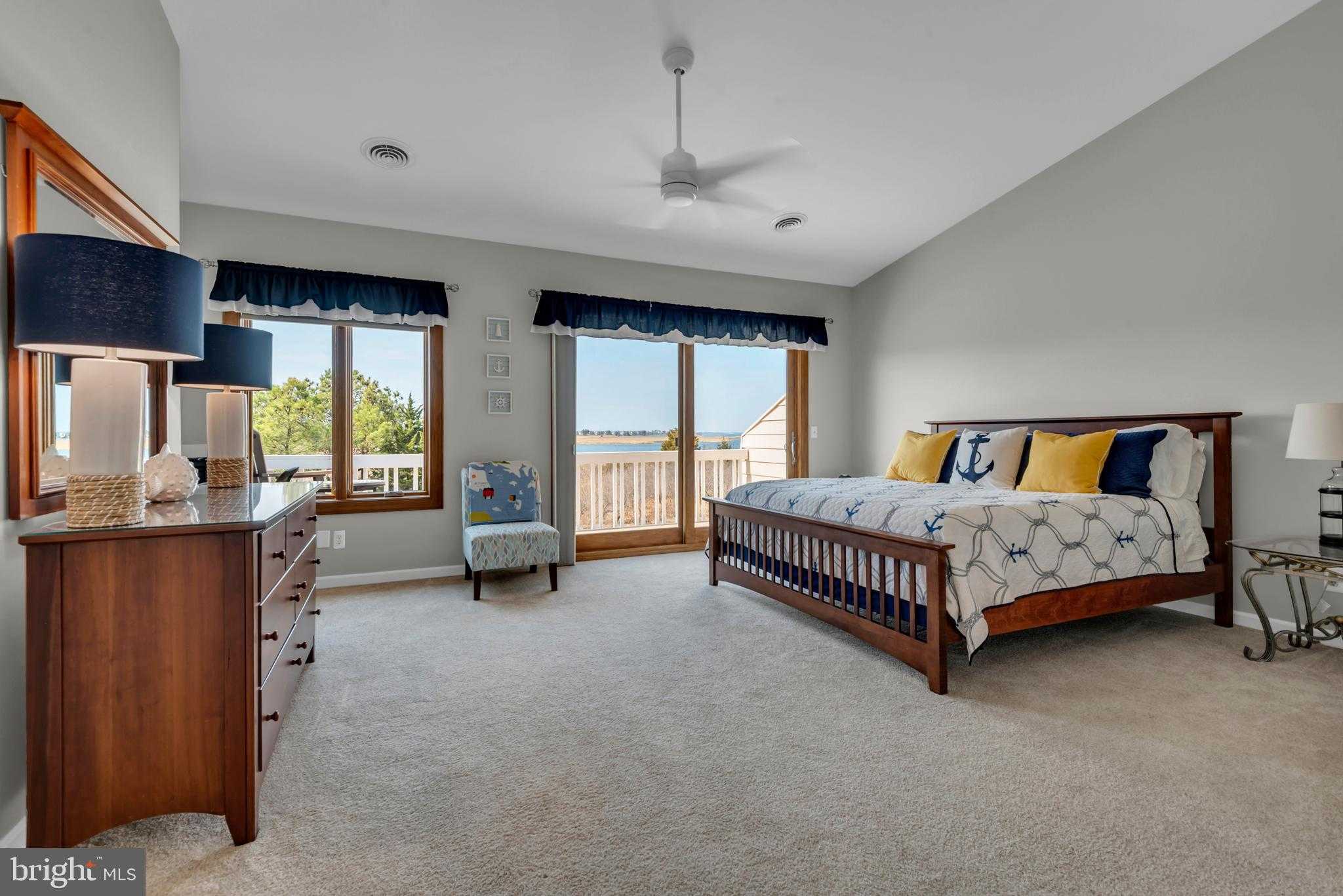 114 Bayview photo 24