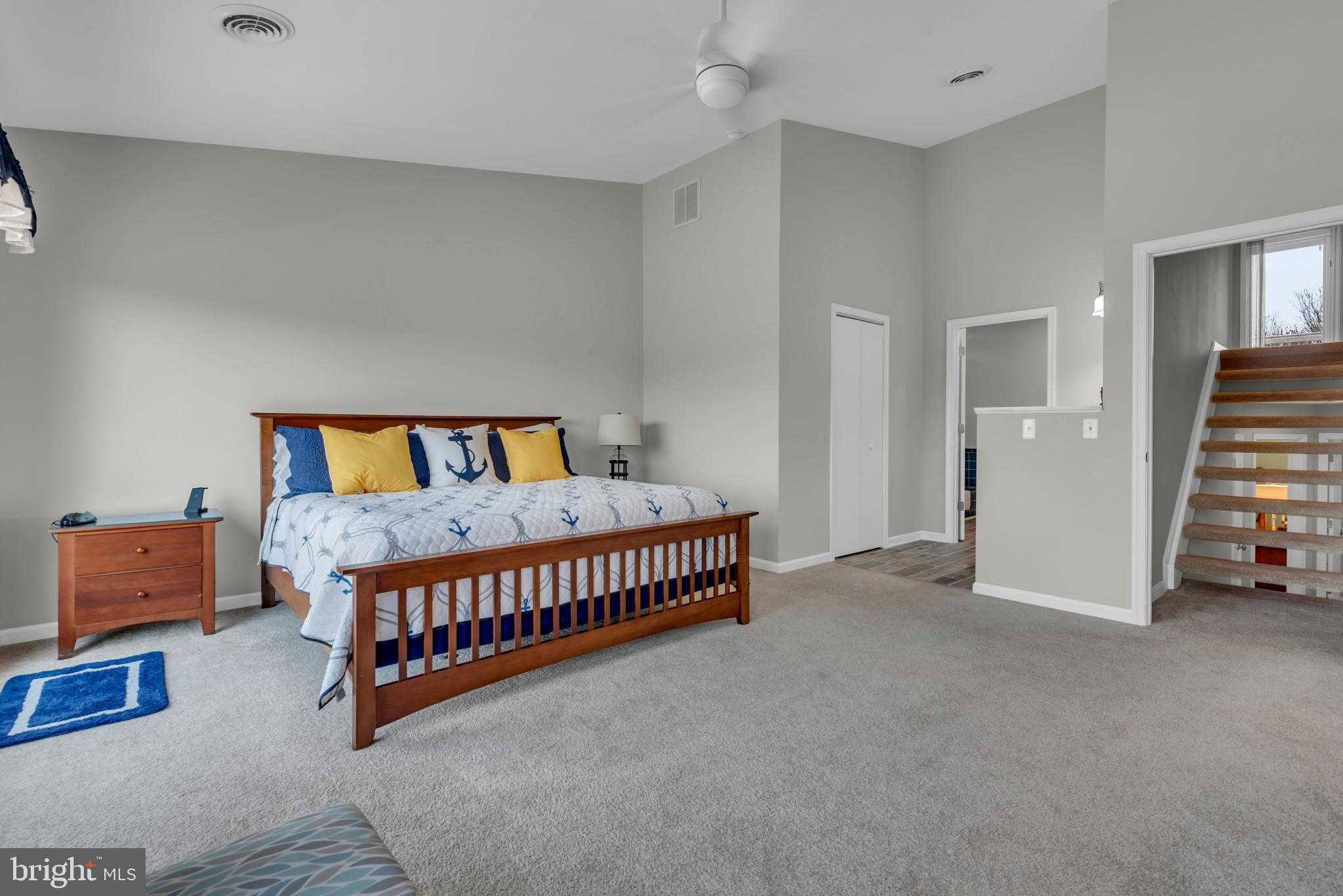 114 Bayview photo 25