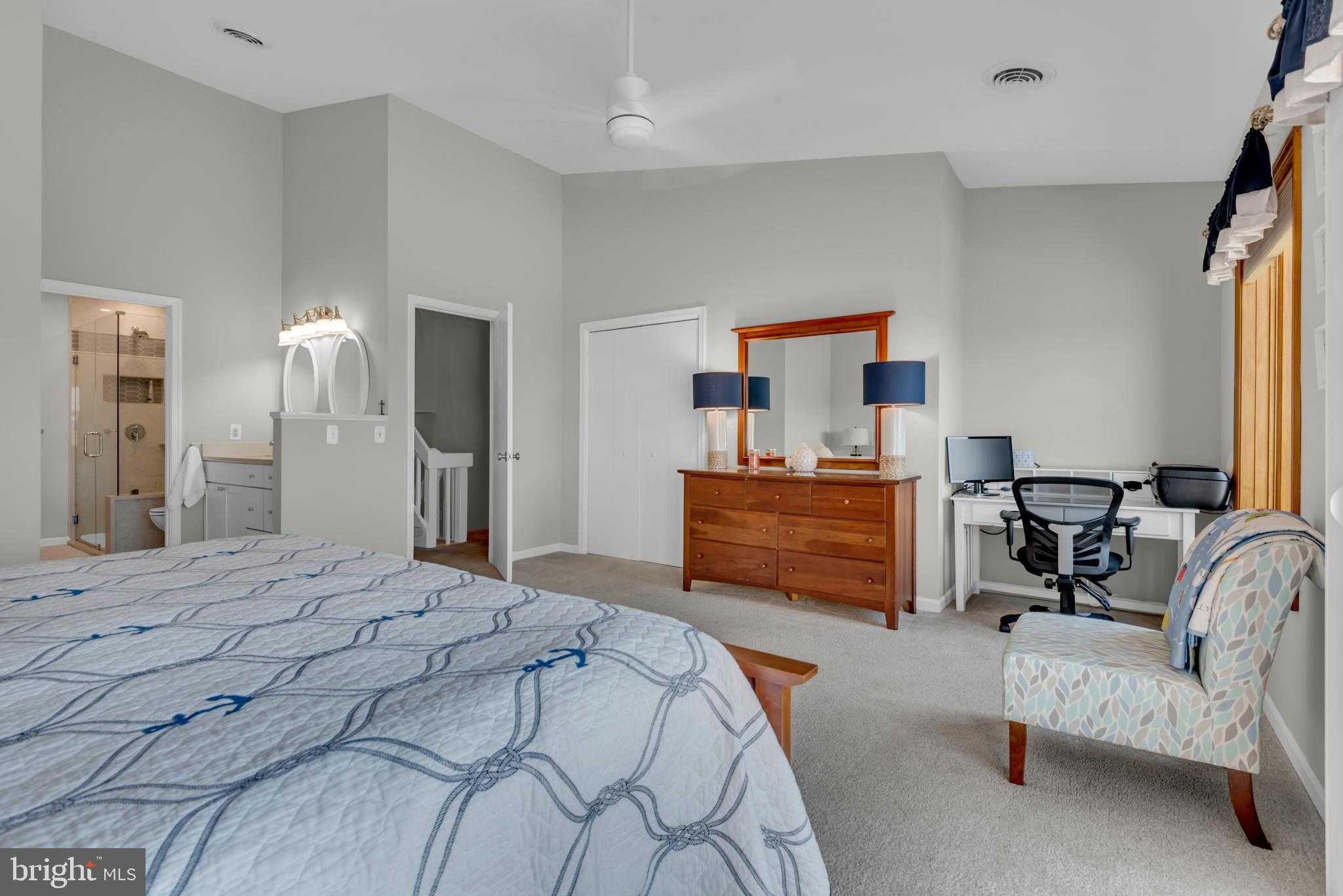 114 Bayview photo 27