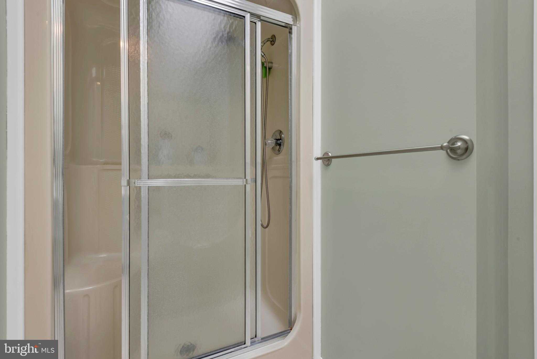 114 Bayview photo 36