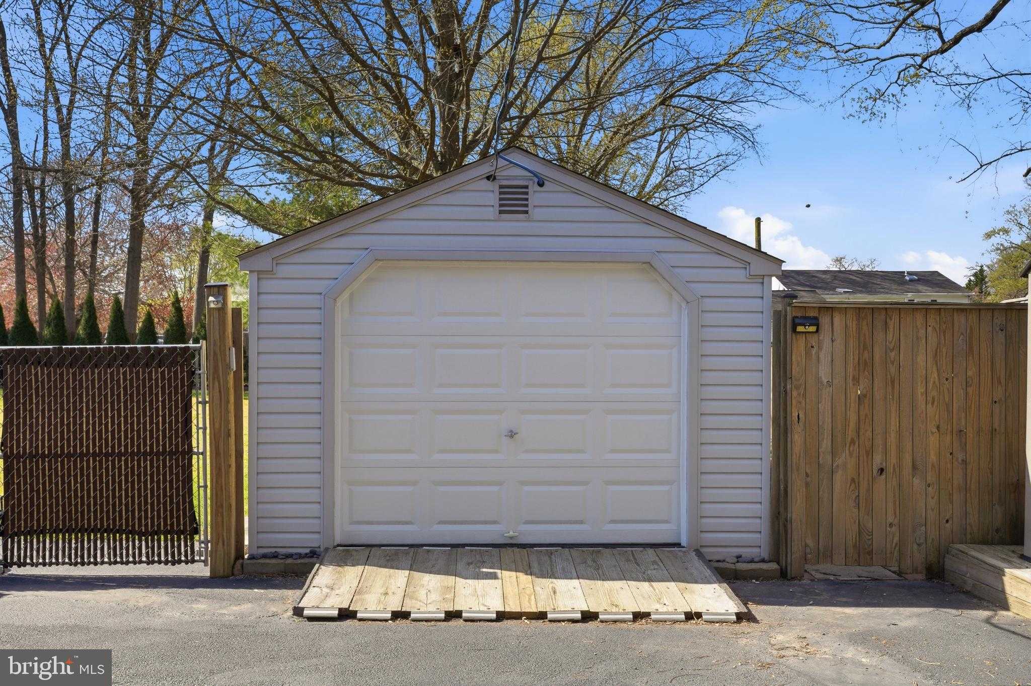 1556 Reinhardt Ln photo 44