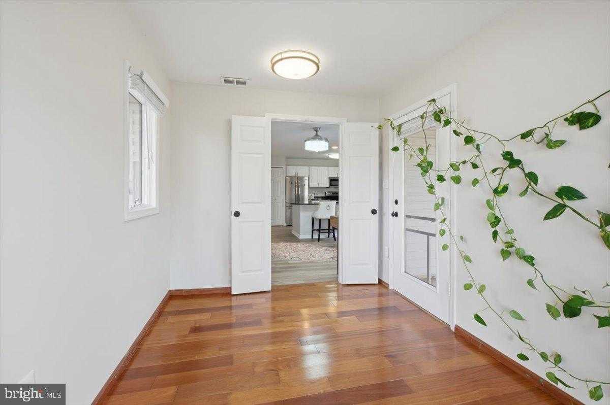 105 Baker Ln photo 12