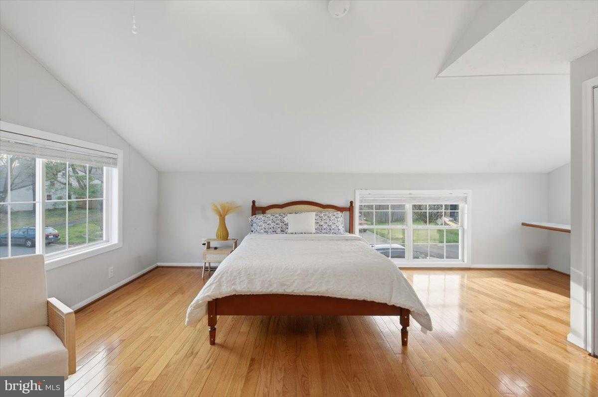 105 Baker Ln photo 13