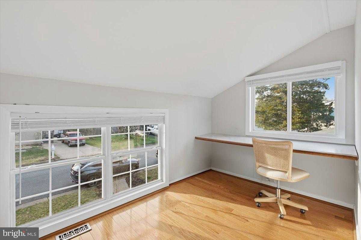 105 Baker Ln photo 16