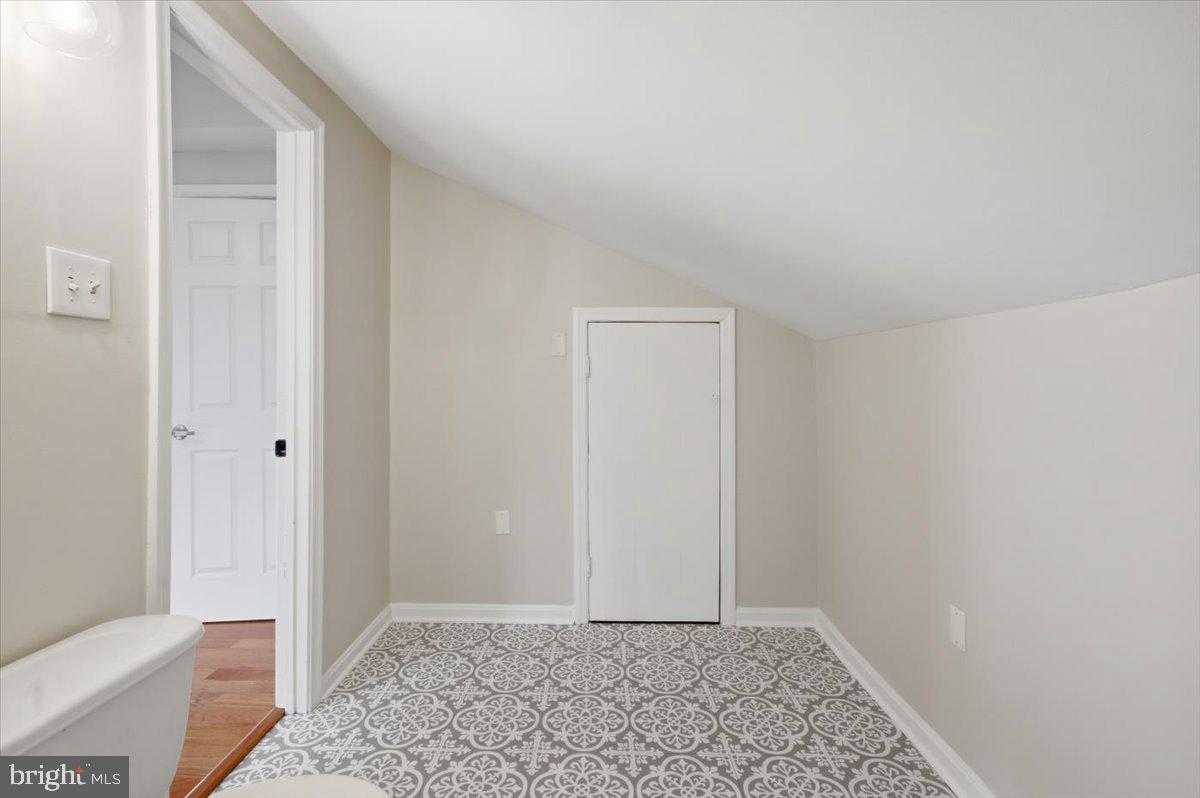 105 Baker Ln photo 19