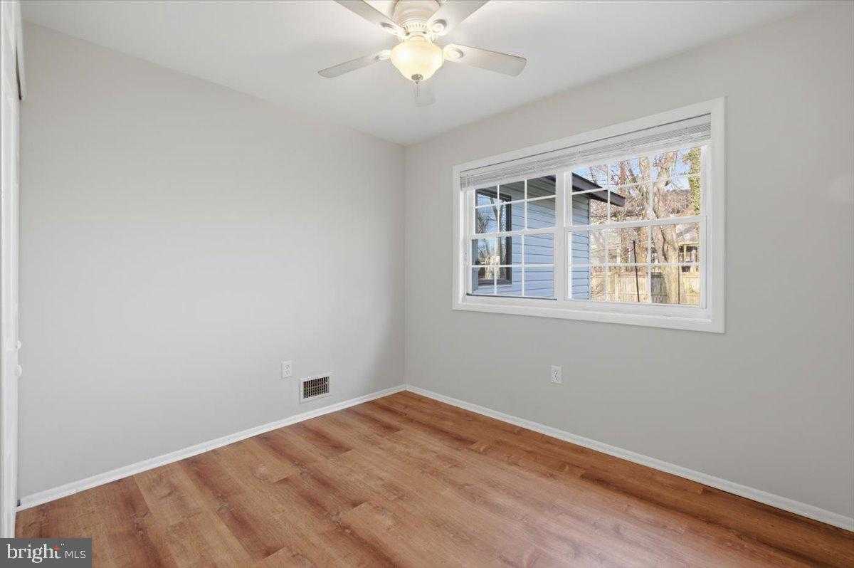 105 Baker Ln photo 20