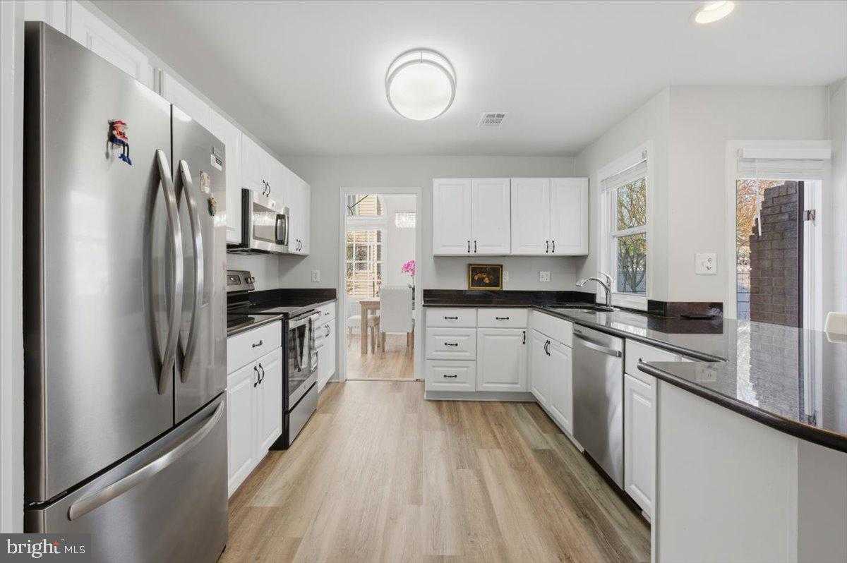 105 Baker Ln photo 8