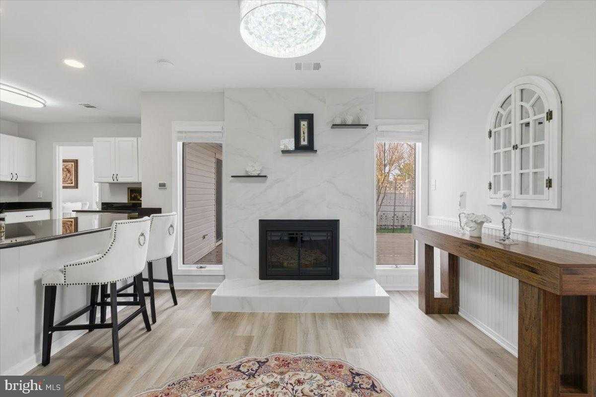 105 Baker Ln photo 9