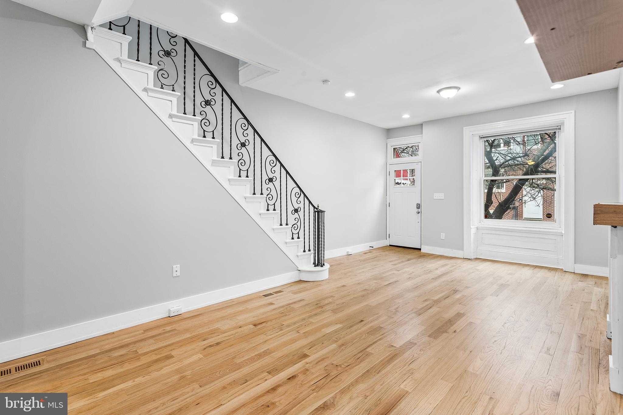 2340 W Thompson St photo 6