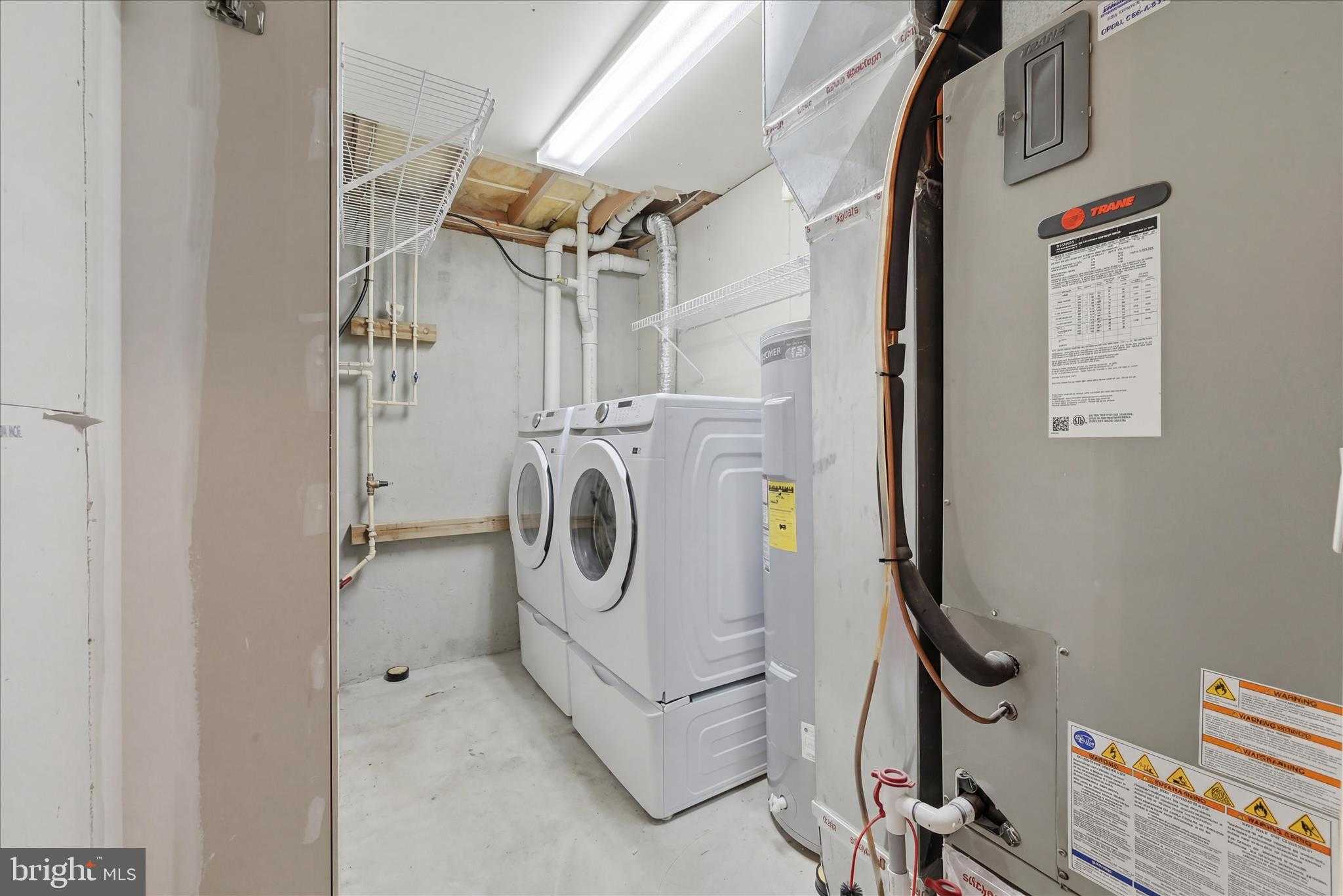 212 Freight Car Cir photo 30