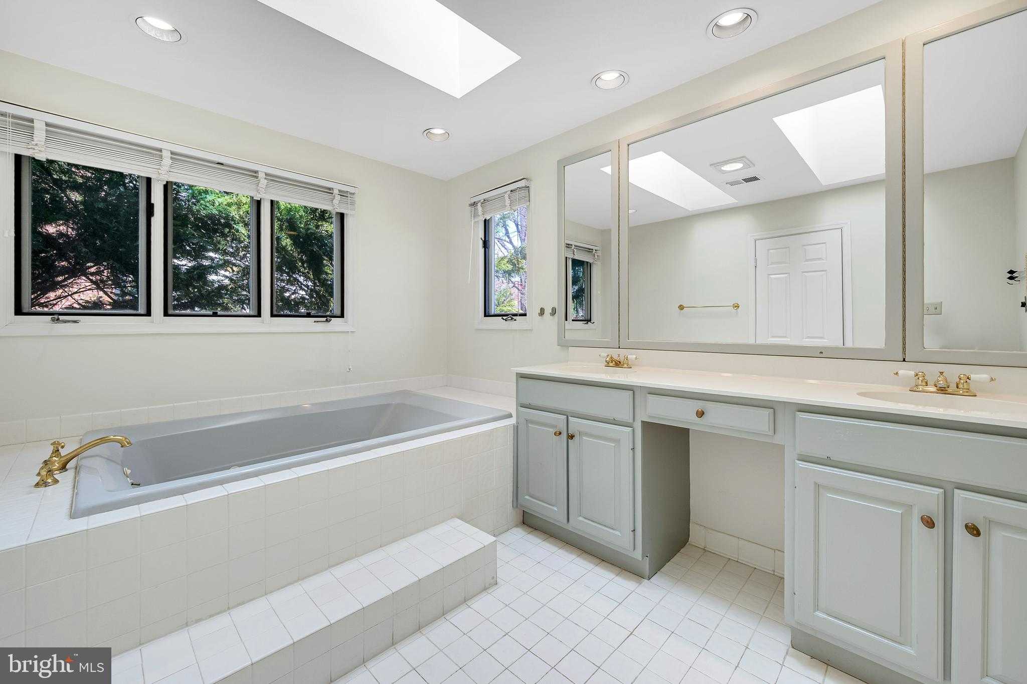 5825 Mossrock Dr photo 20