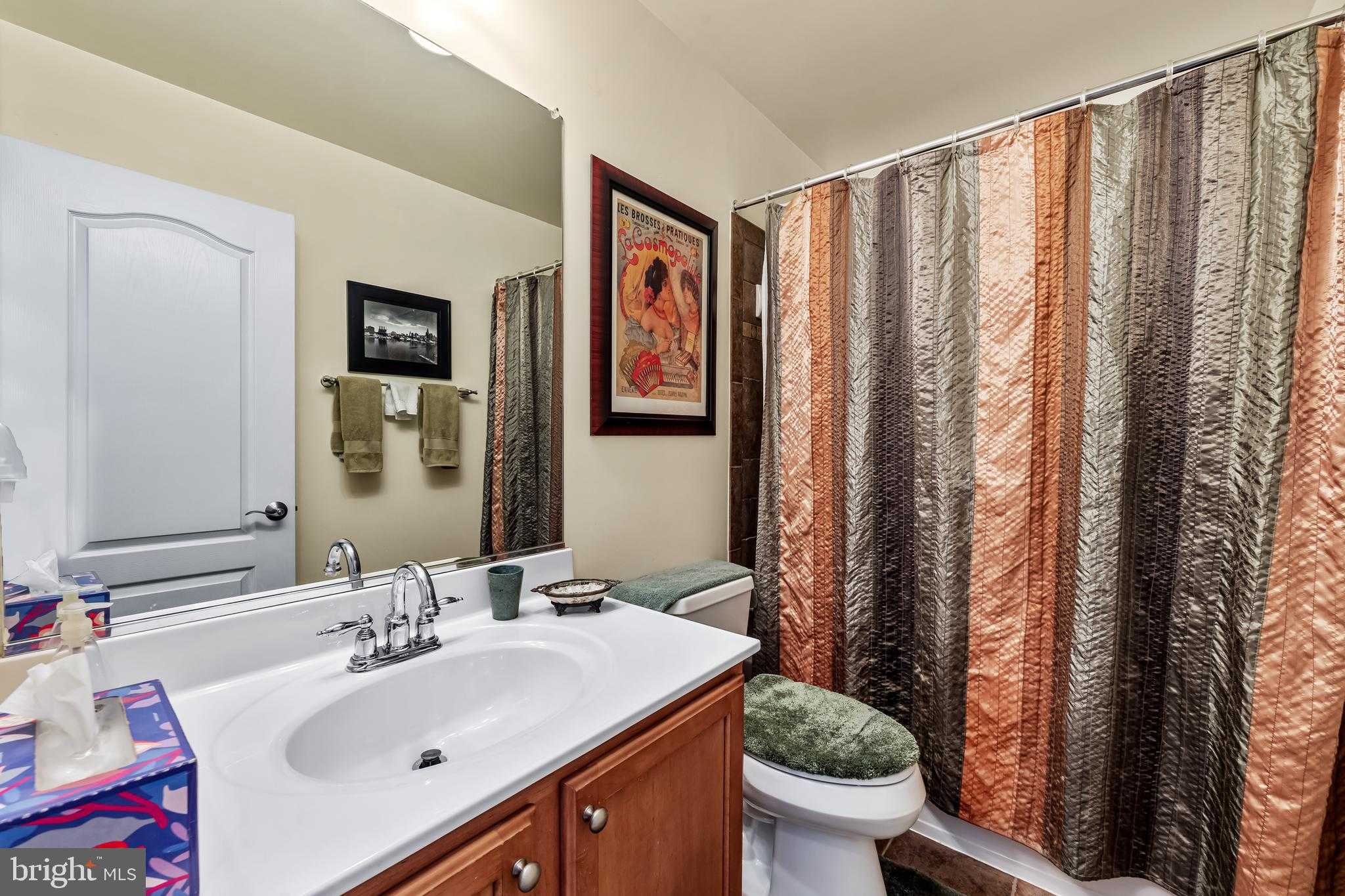 1405 Benjamin St photo 29