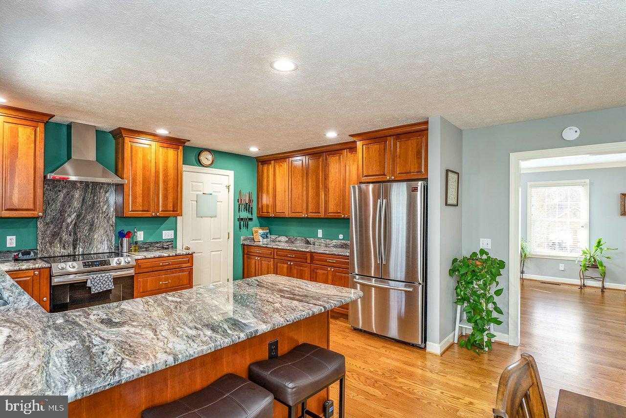 760 Confederacy Dr photo 18