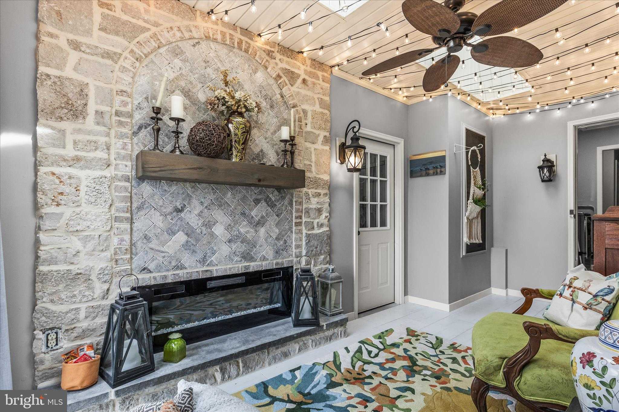 813 W Middle St photo 24